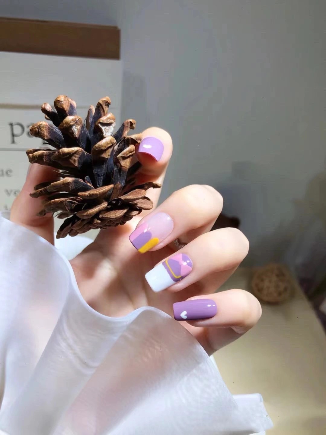 散落人间的小仙女 指尖都闪烁着耀眼的光芒 配图1
