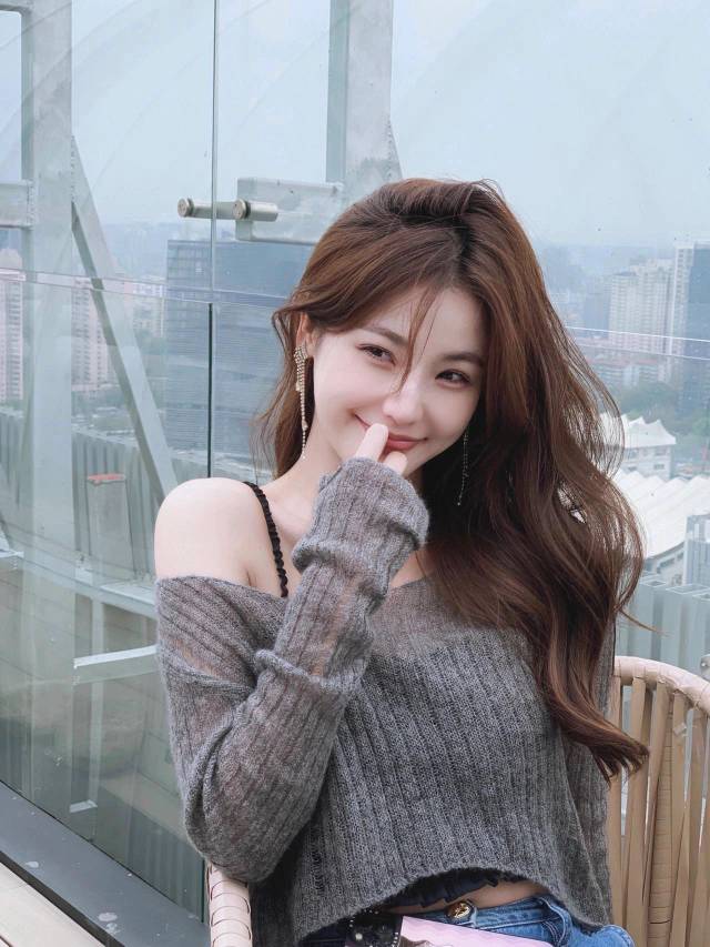 🌈如果觉得染棕色太普通，染太亮的颜色又需 配图3