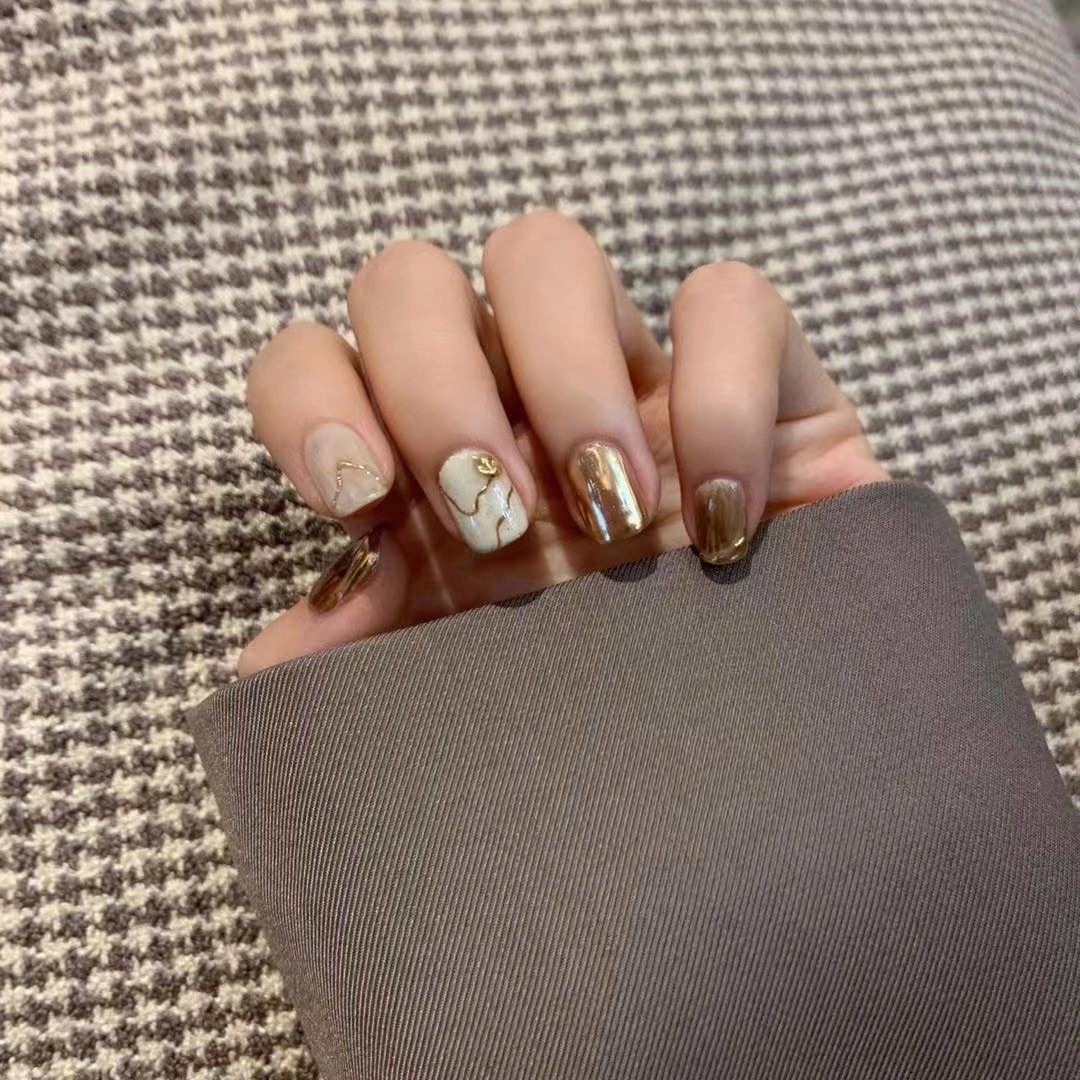 🤎今日份美甲🤎 简约不简单 | 点缀细节 配图1