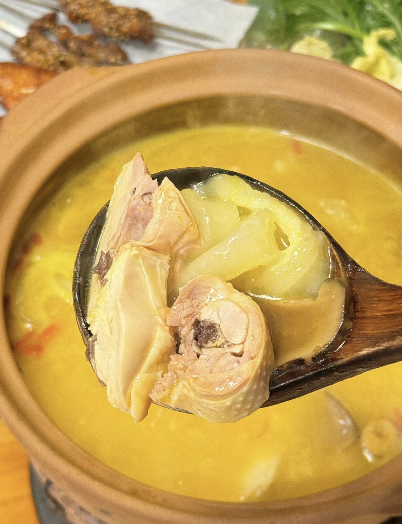 美味的花胶鸡火锅。浓郁的汤底，滑嫩的鸡肉 配图3