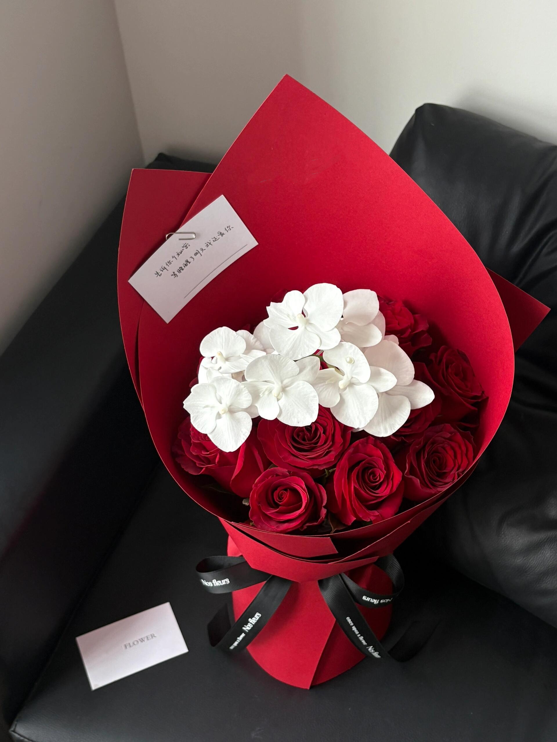 红玫瑰的花语是热烈的爱💗 红玫瑰送给热恋 配图2