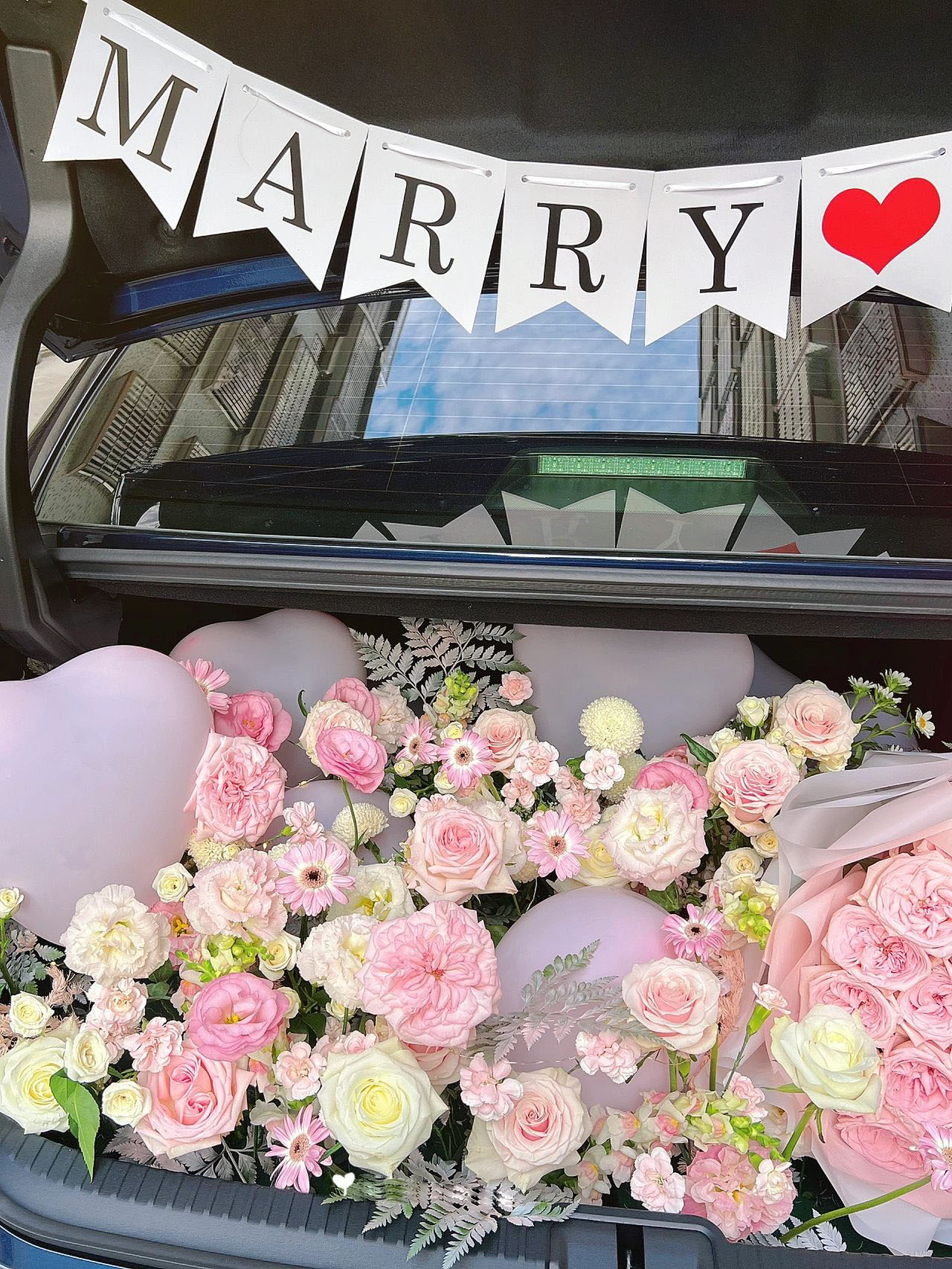 后备箱花艺求婚布置 有种浪漫叫请打开后备 配图2