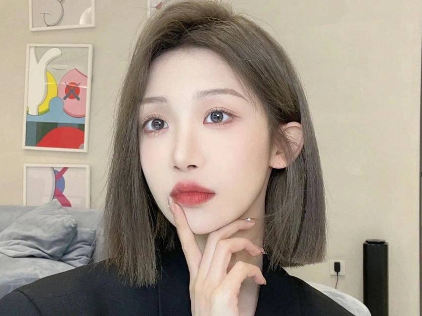 夏天一刀切的短发也很好看噢短发剪对了真的 配图1