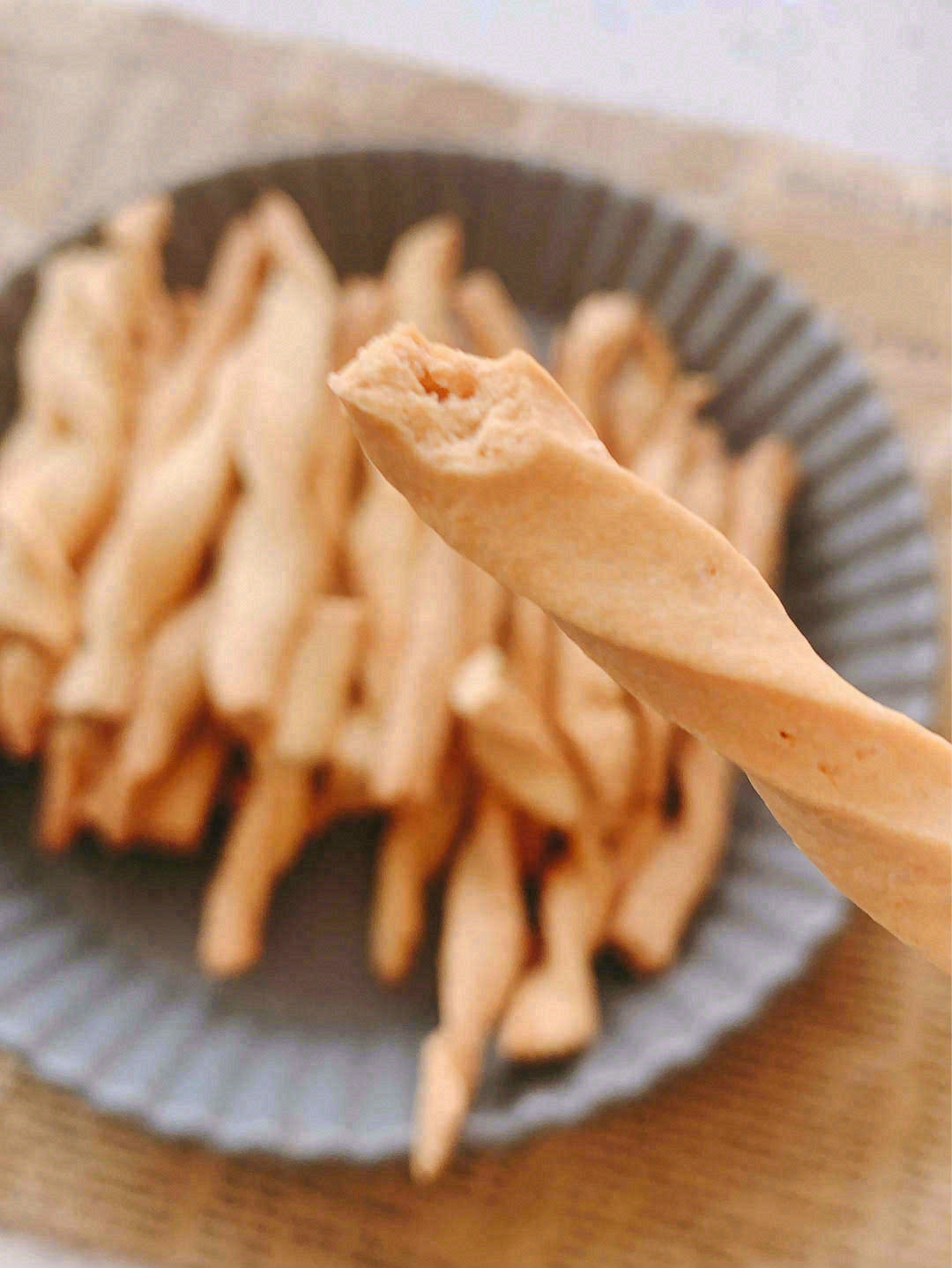 🥖阿拉棒嘎嘣酥脆，很香，味道也不甜🍭好吃 配图1