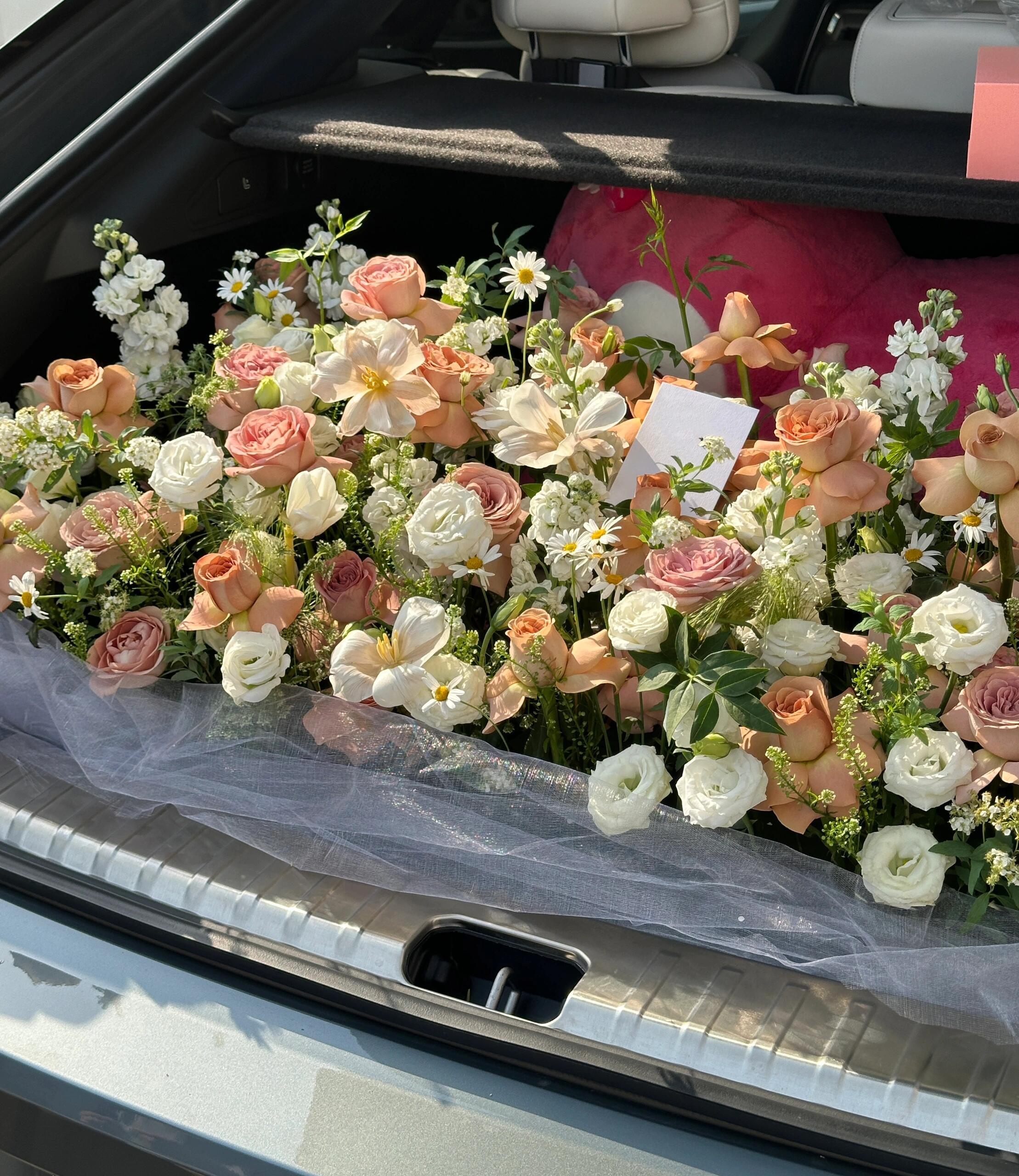 没有哪个女生👧能抗拒这样的后备箱吧 花束 配图2