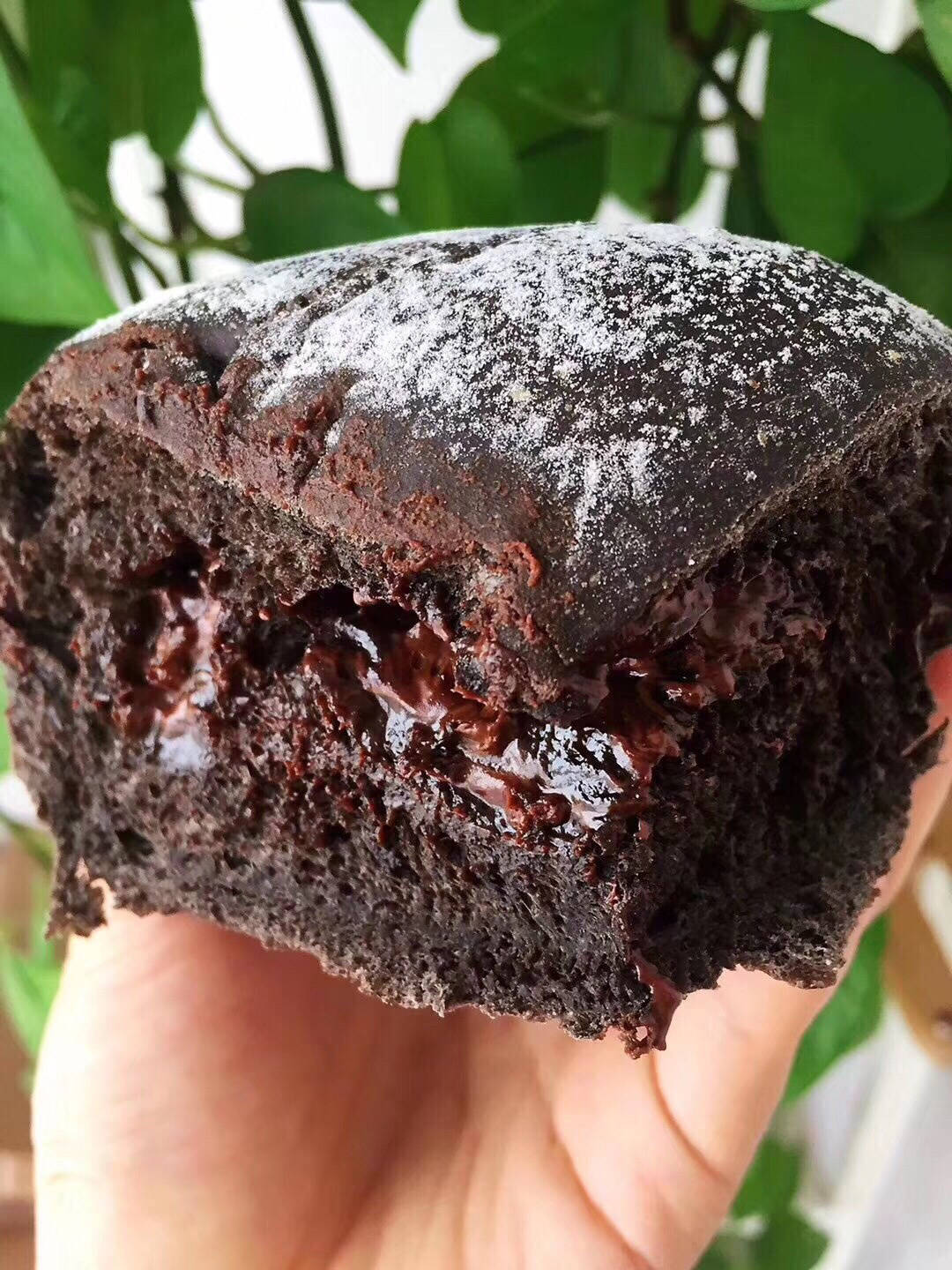 黑眼豆豆🍪的巧克力色十分纯正、浓郁💯 这