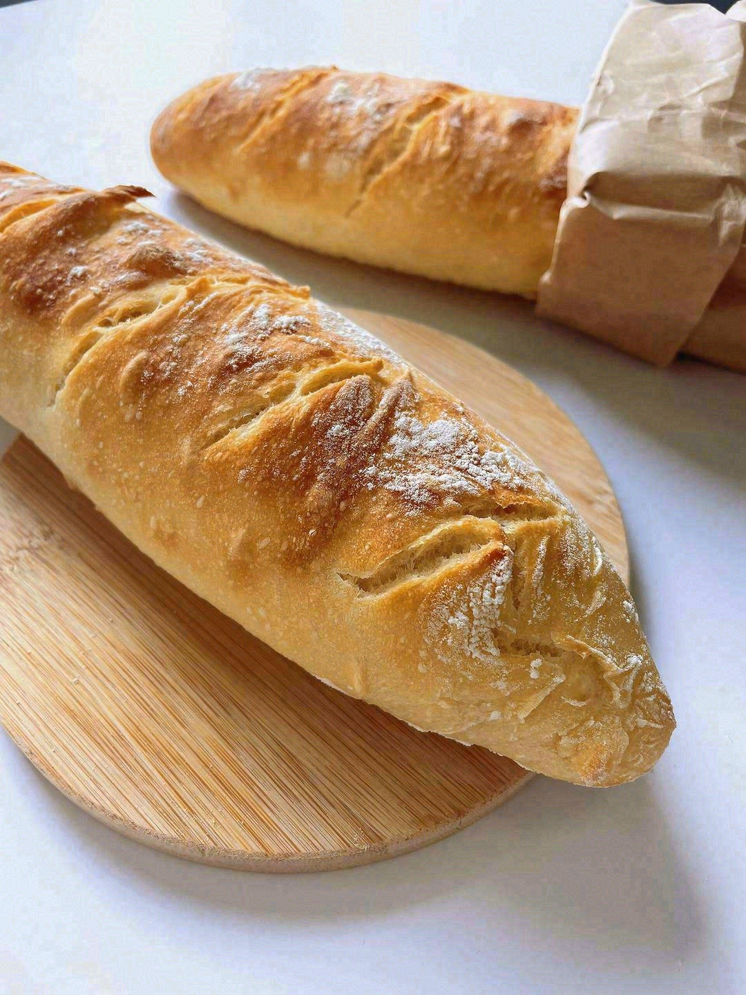 🥖法棍刚出炉的样子，是它最迷人的时刻🥰  配图2