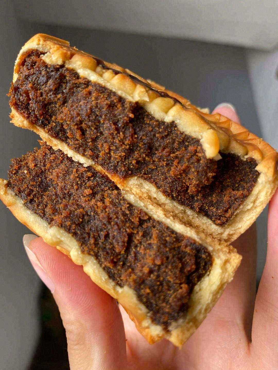 🥮枣泥月饼，口感独特，馅料制作地道考究👍 配图2