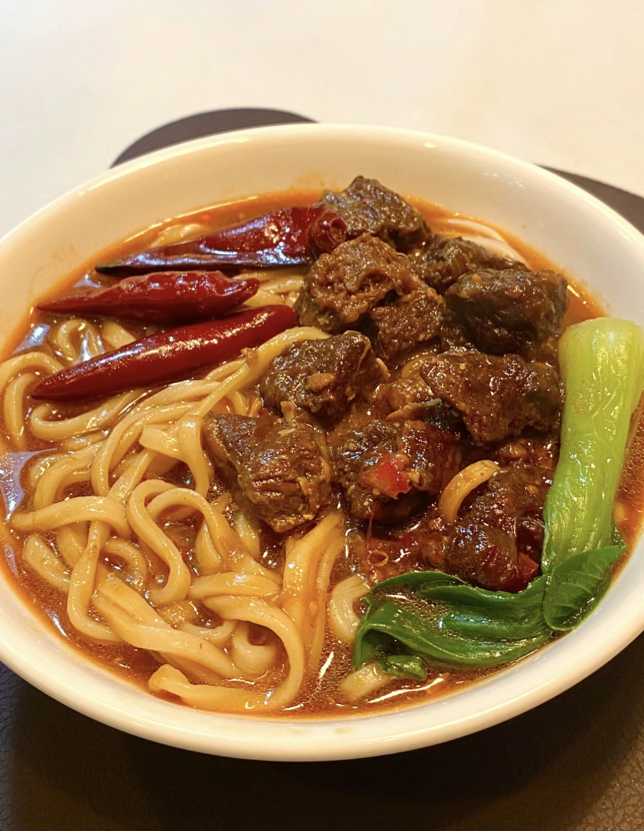 🍜 红烧牛肉面，一碗让你满足的美味😍！  配图1