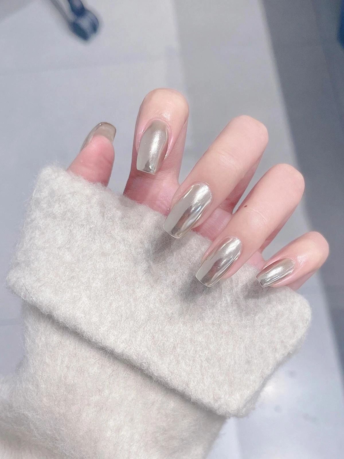 初春闪耀美甲💅 银色镜面清冷感 酷炫辣妹