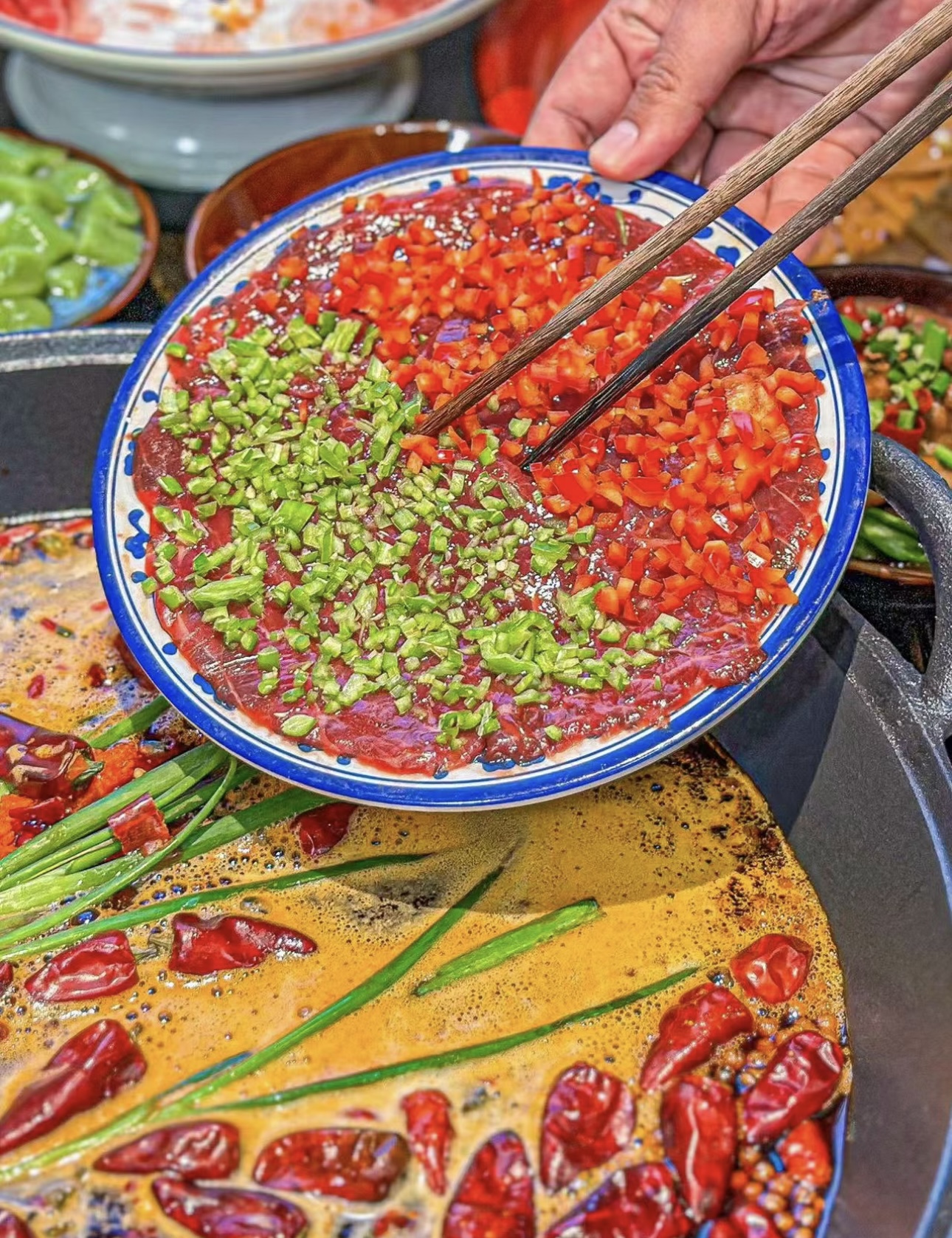 清油火锅，以其独特的风味，给你带来一场热 配图3