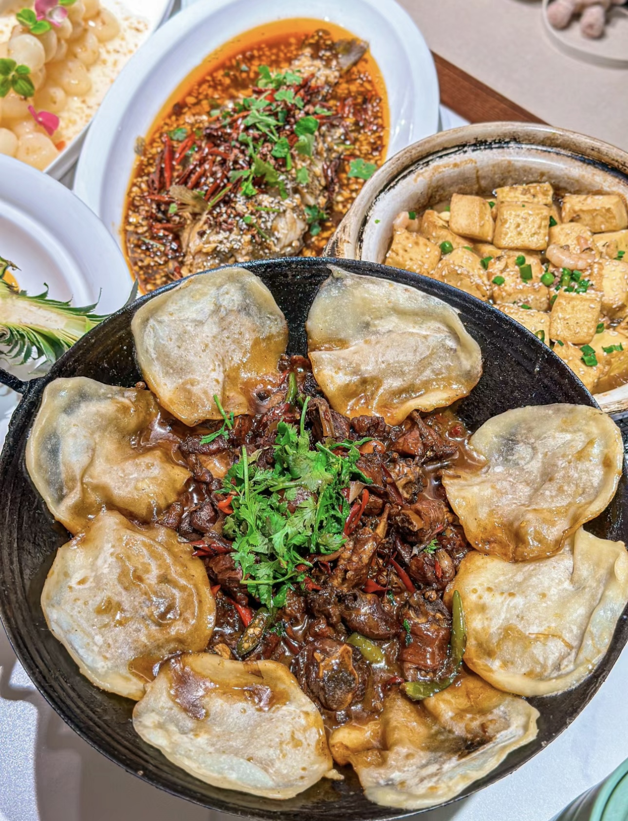 地锅鸡，那是记忆中最温暖的味道。灶台下柴 配图1