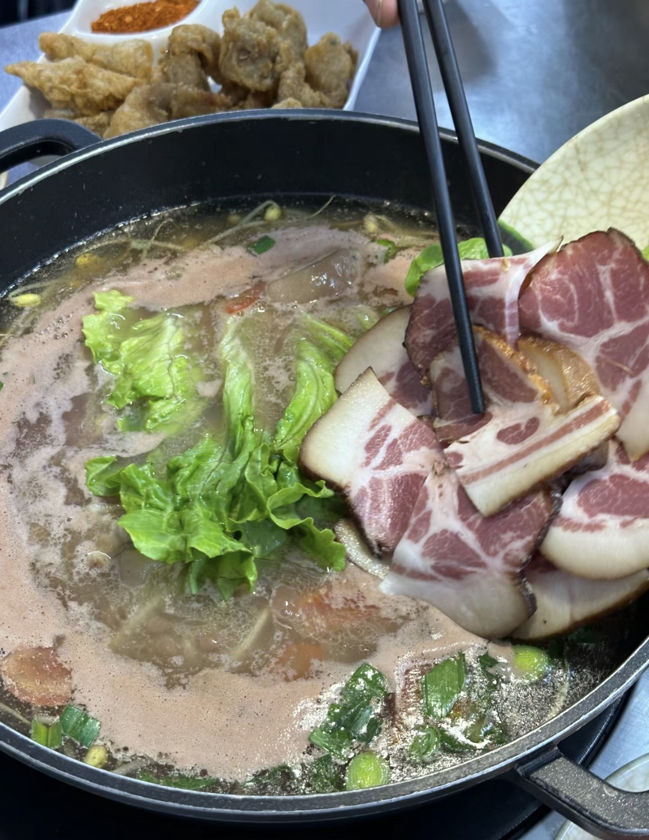 豆米火锅的温暖与醇厚，豆香四溢的锅底，就 配图2