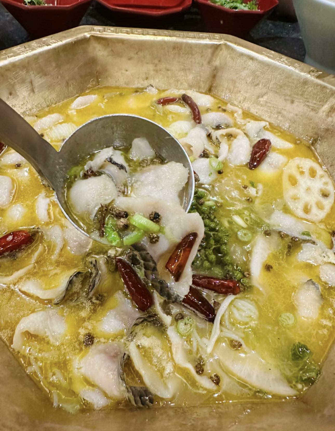 😋酸菜鱼火锅，舌尖上的酸爽诱惑！ 🐟 滑 配图3
