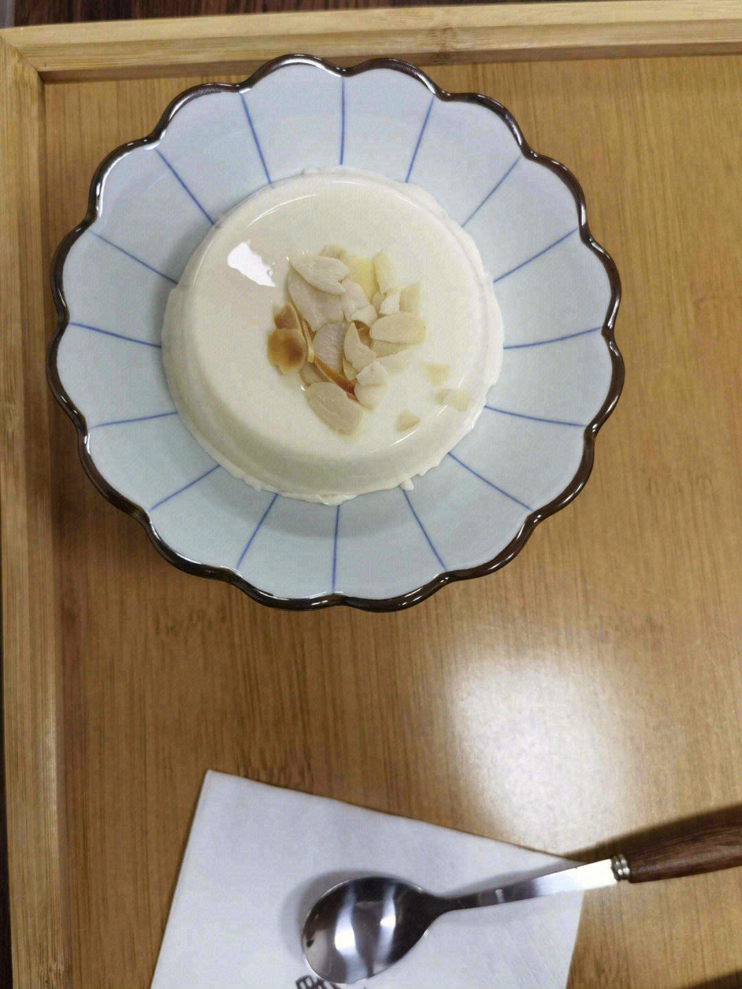 杏仁豆腐说是豆腐，其实口感更似奶酪🧀️  配图2