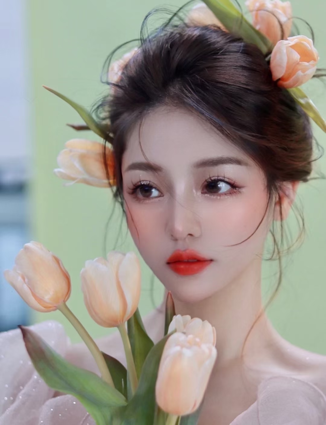 越漂亮的女孩子越知道 每个月都把钱花在刀 配图2