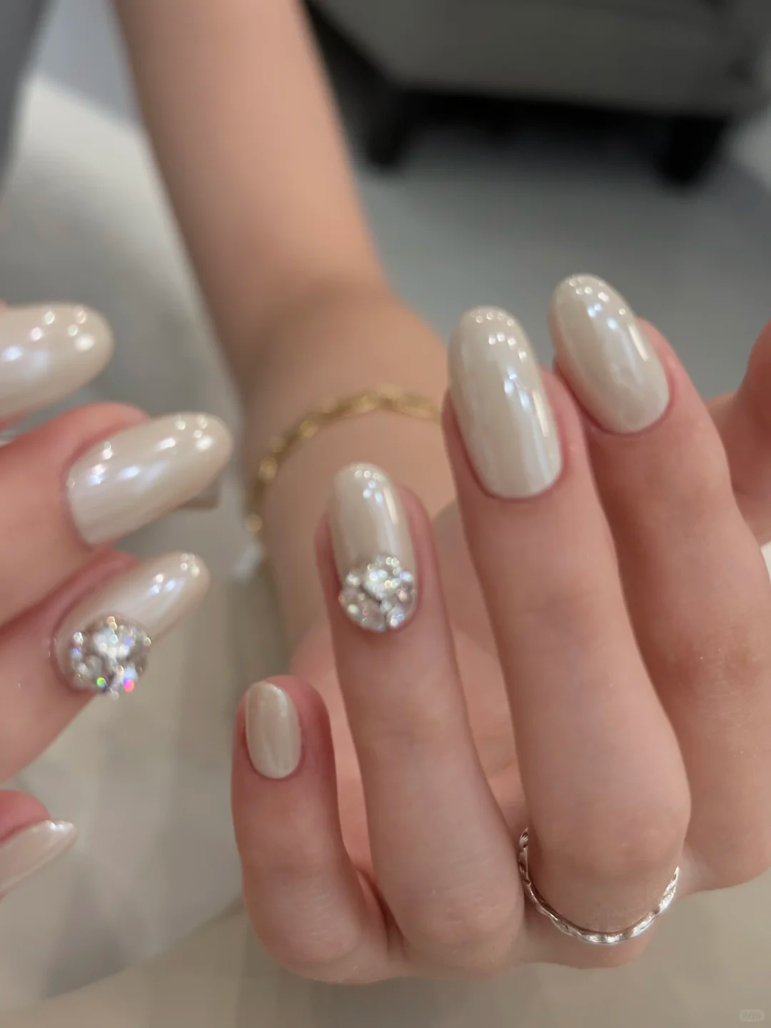 珍珠白海莉甲💅 爱死了这简单干净的高级感 配图2