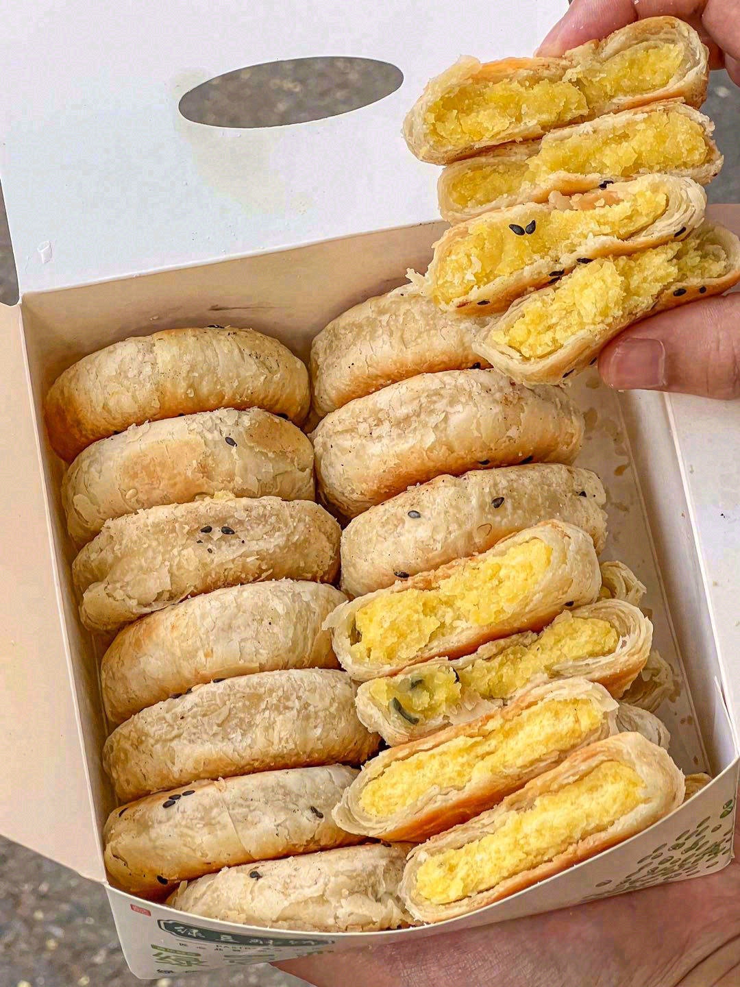 午后慵懒阳光下🔆，一盏茶，一块饼🥞，一缕 配图2