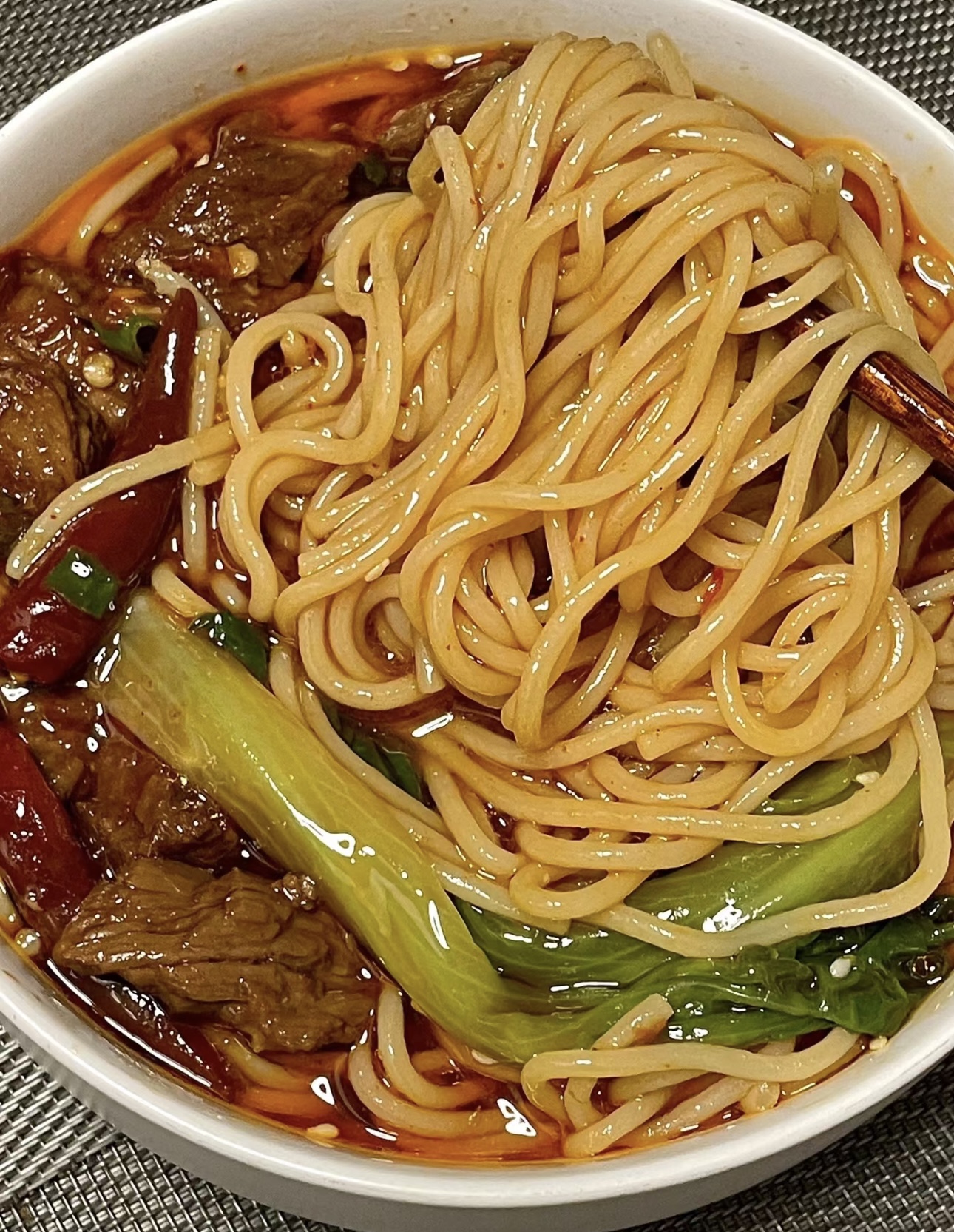 🍜这碗牛肉面，面条爽滑，牛肉鲜嫩🥩，汤汁 配图3