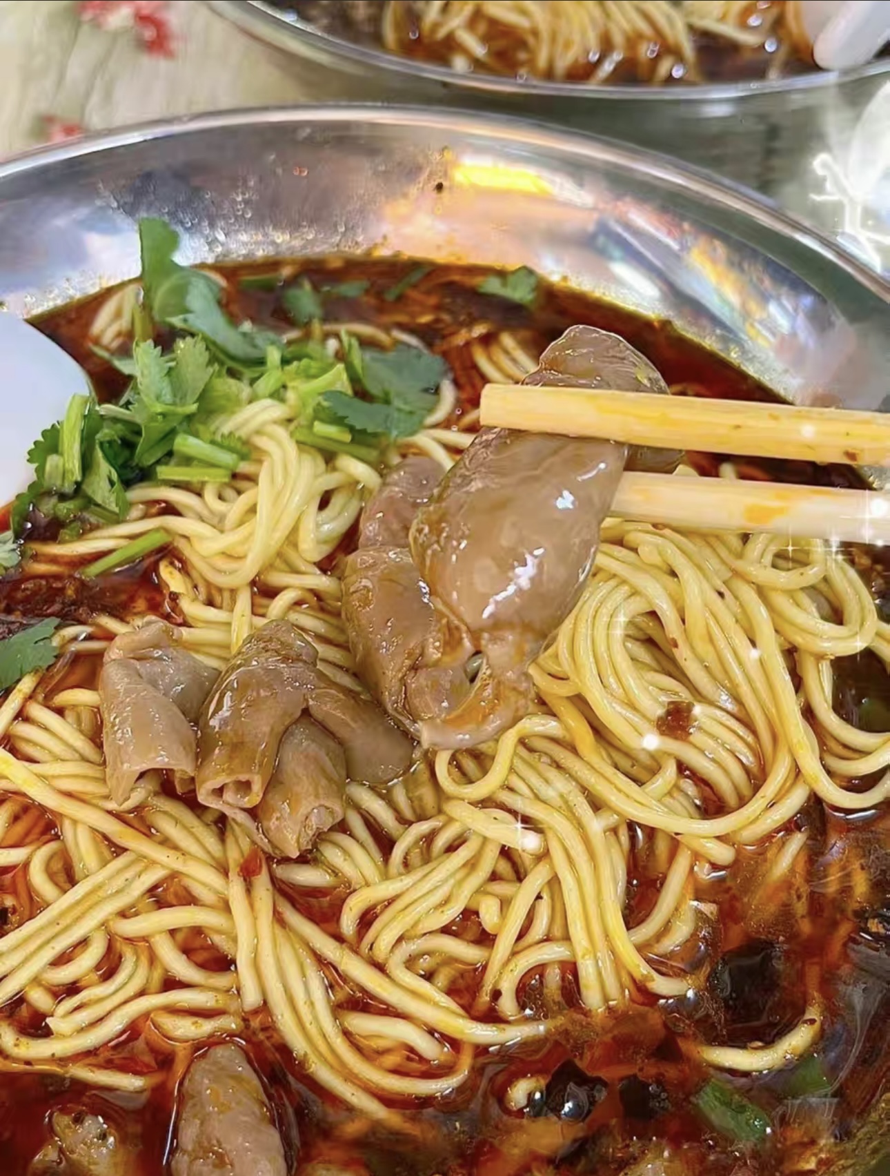 今日店推肥肠面～满满一碗红汤 放上顺滑又 配图3