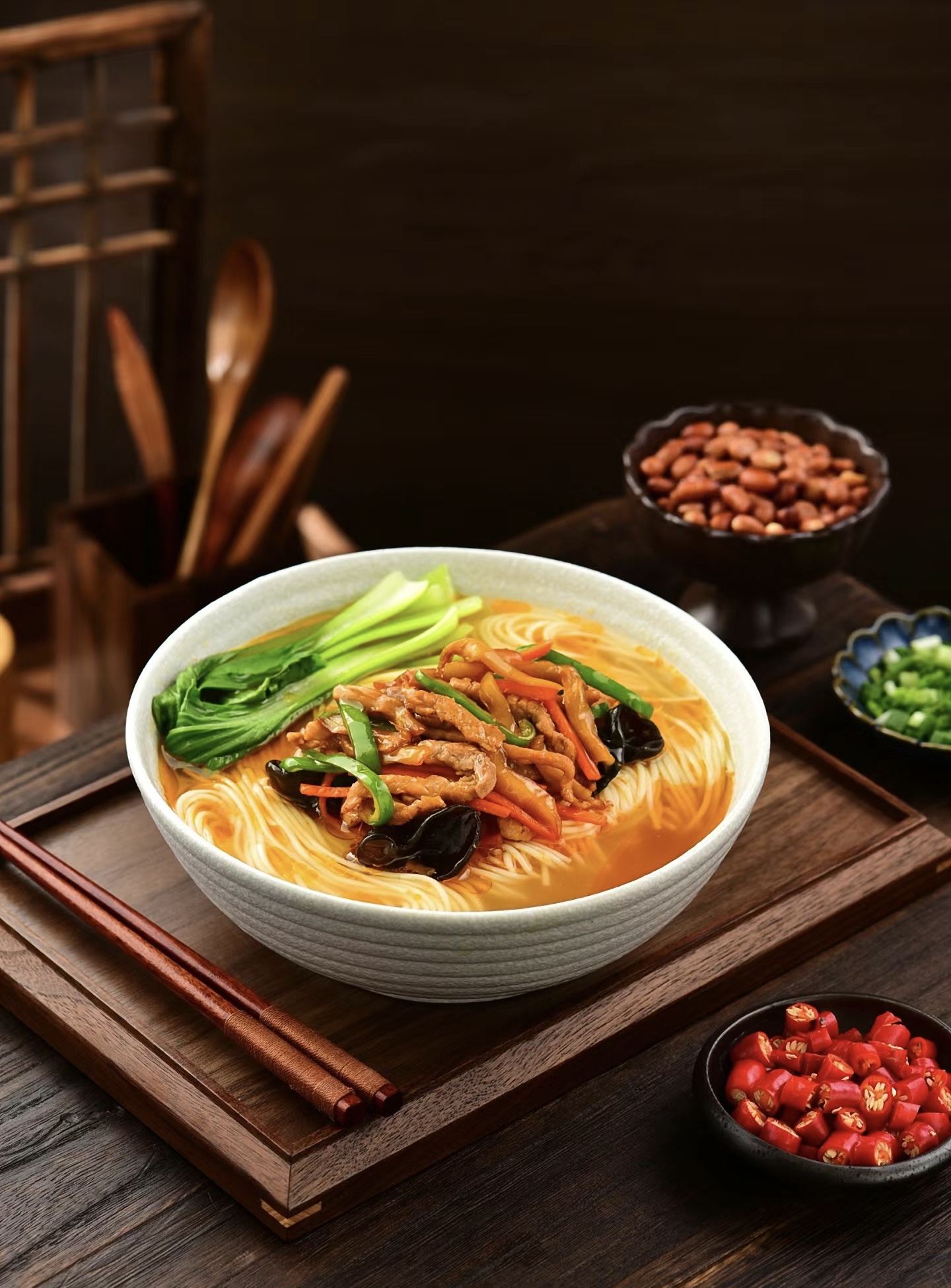 精心烹制的美味面条，每一口都饱含诚意。多 配图3