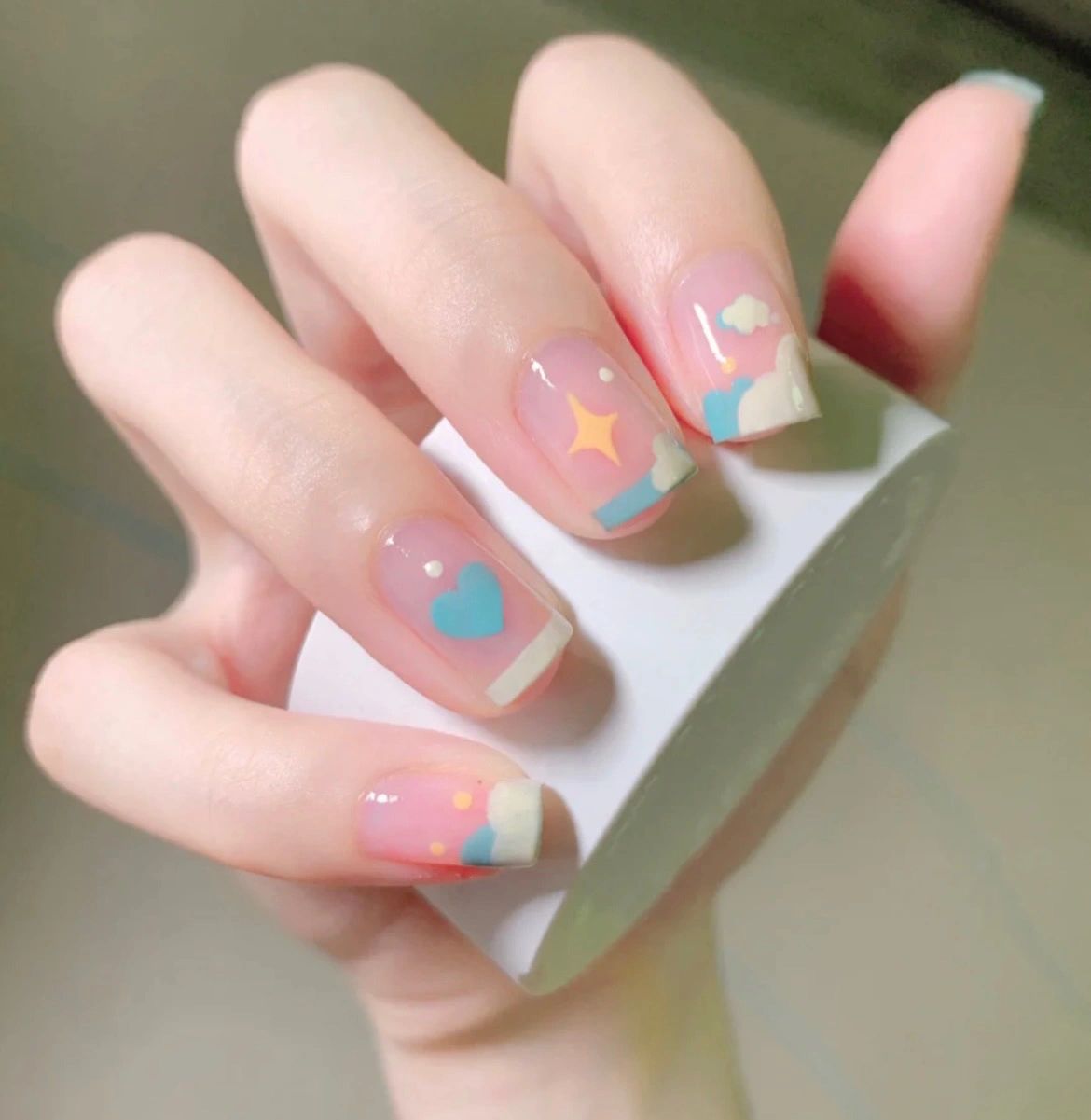 ✨美甲彩绘🌈 散落人间的小仙女 指尖都闪