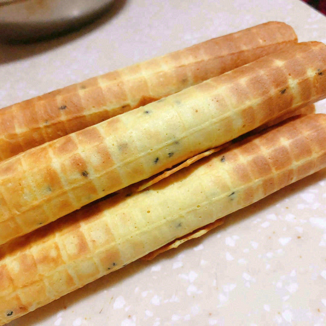 🥖蛋卷香味浓郁，越嚼越香~几块蛋卷配上牛 配图3