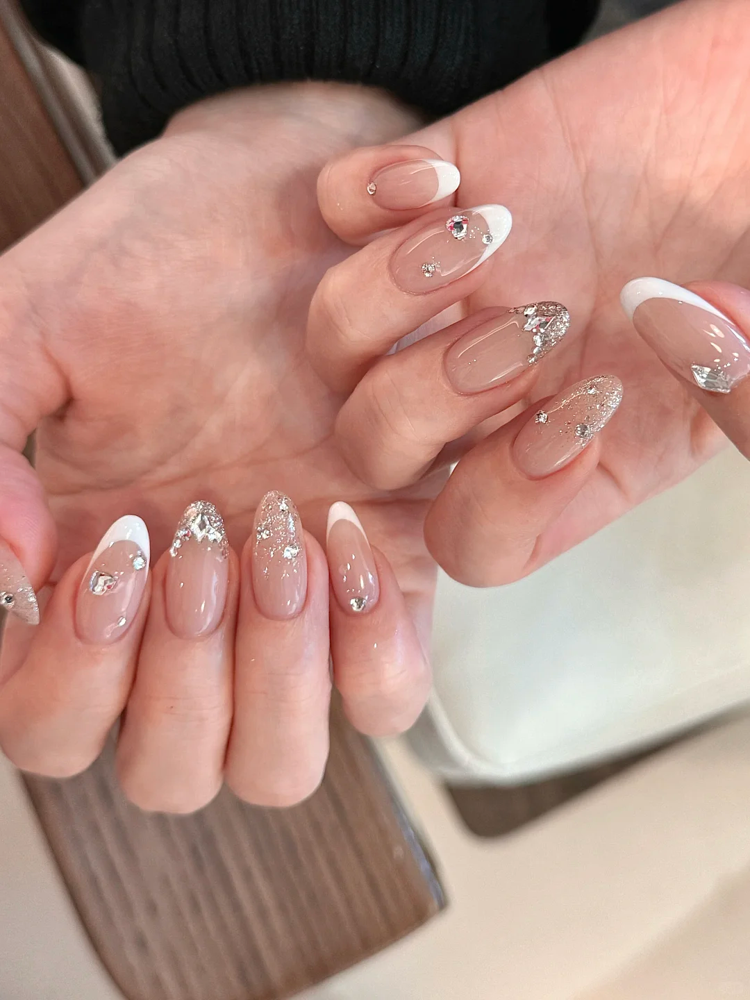 会发光的法式闪片美甲✨