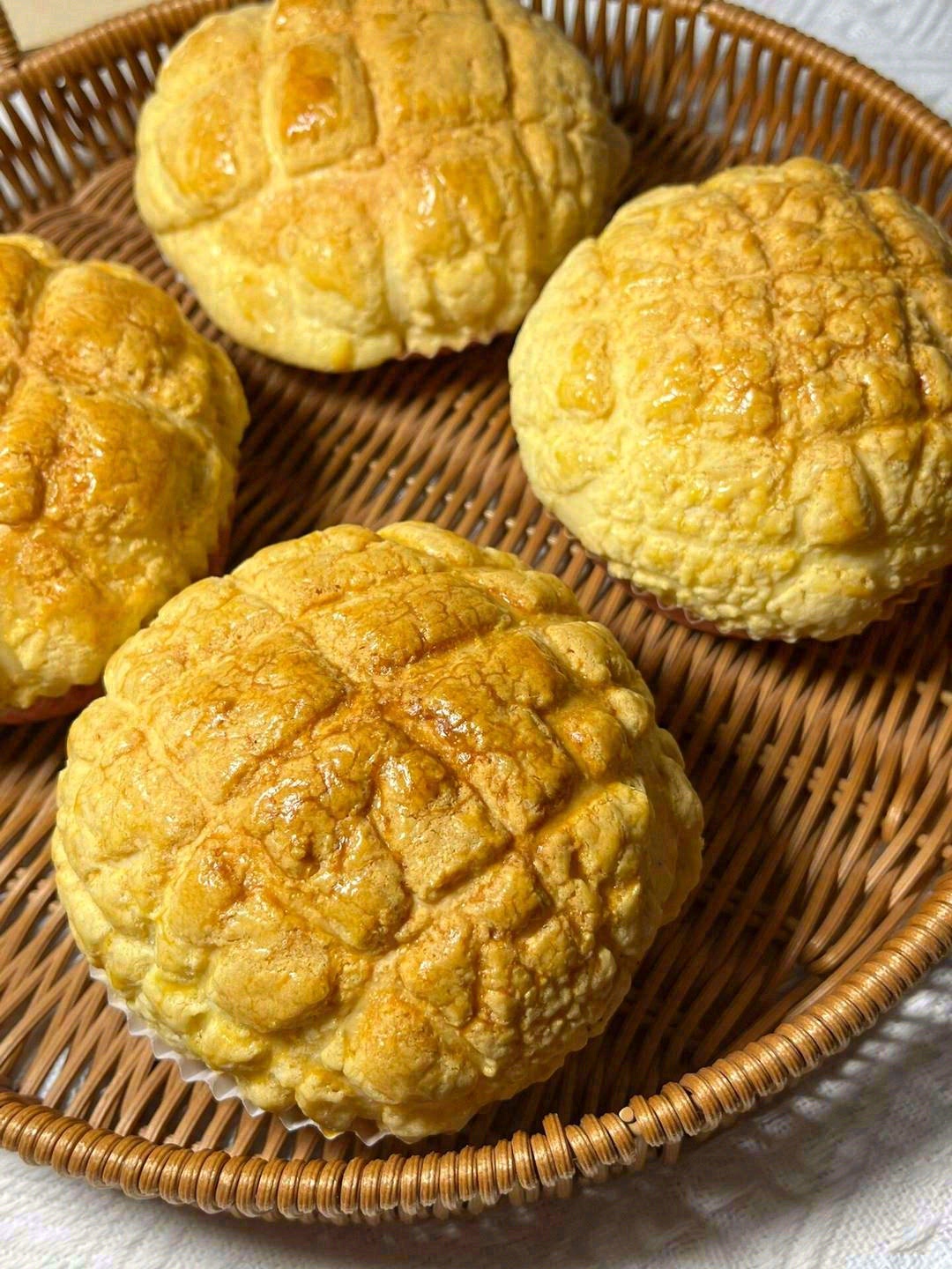 🥯香甜软糯的菠萝包，咬一口，就酥爆了💥  配图3