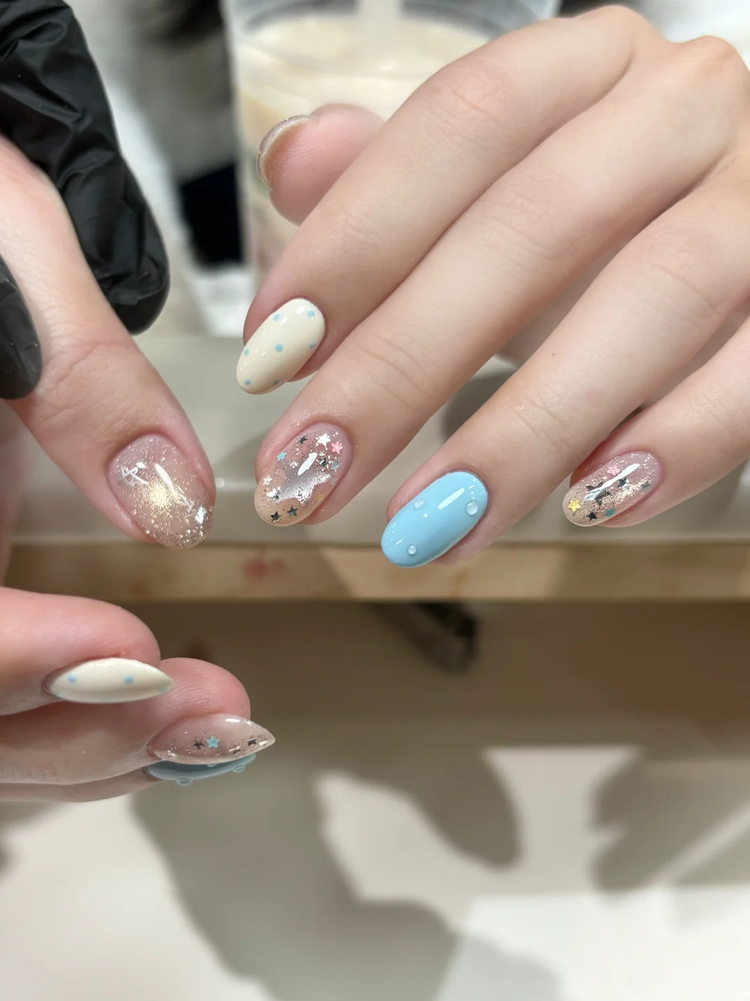 5.1美甲 出去玩就是要亮亮滴✨