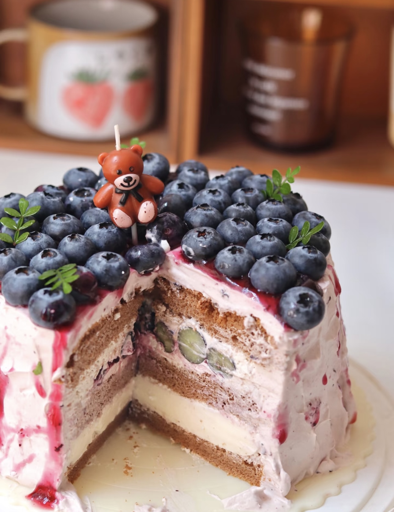 🍰松软绵密的蛋糕胚，点缀着颗颗饱满的蓝莓 配图1