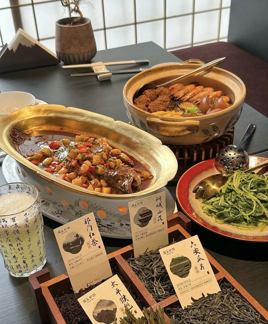 一品锅火锅。丰富食材层层叠放，浓郁汤底香 配图1