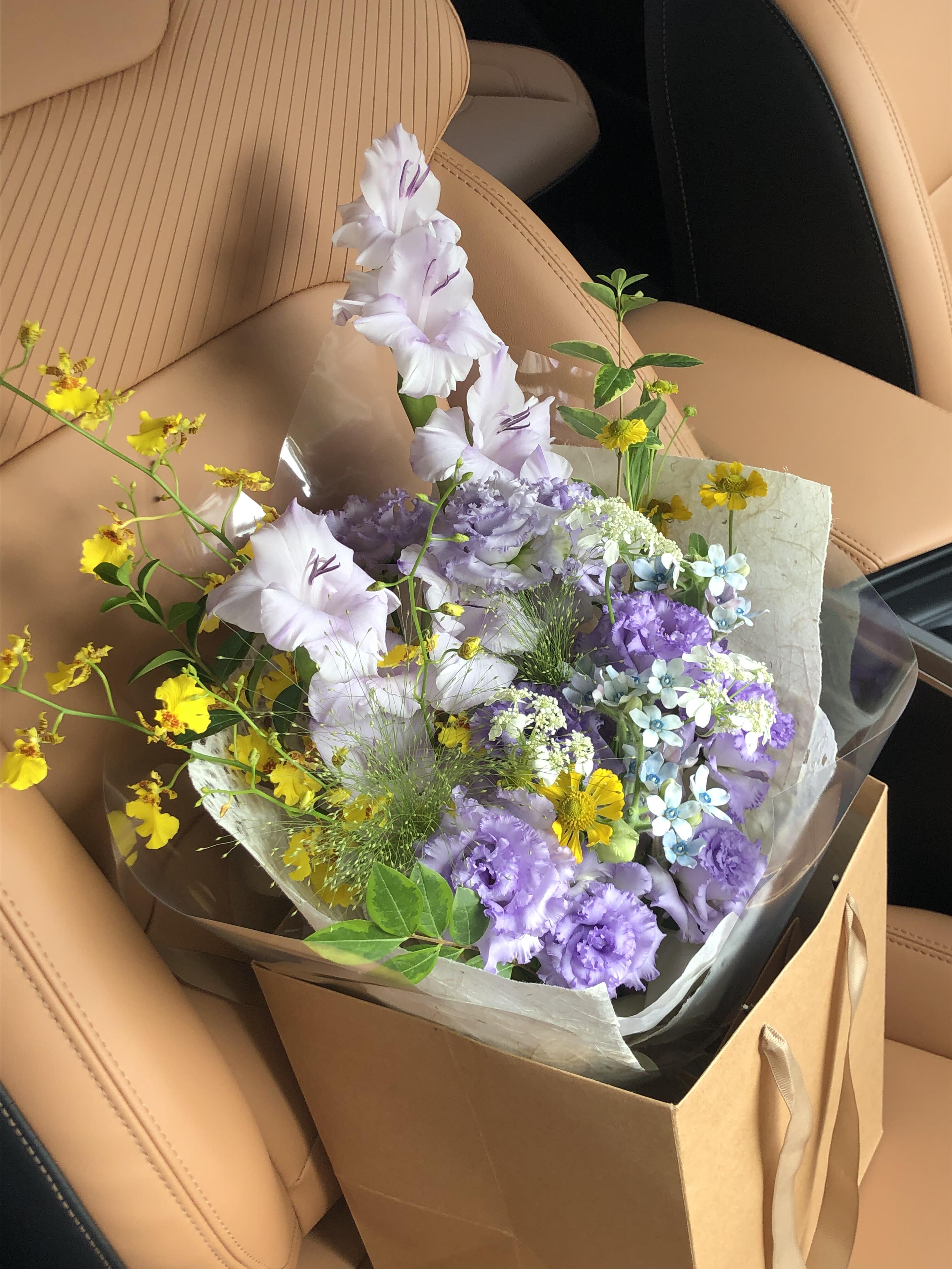 哇偶✨ 是谁还没见过这么美的花花 黄与紫 配图2