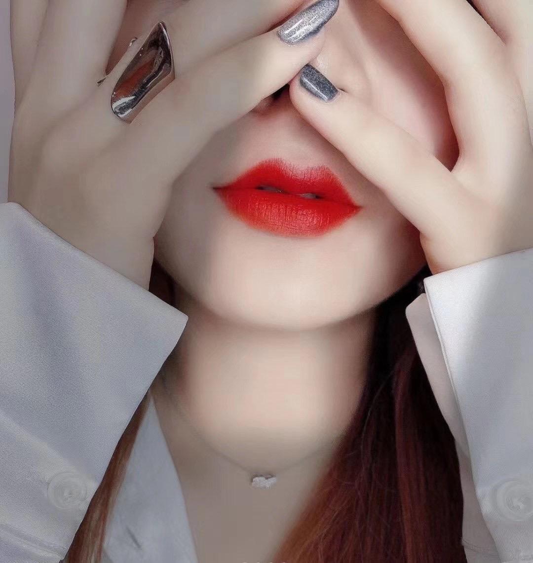 止于唇 藏于心 红♥️ 是唇上的美梦 —