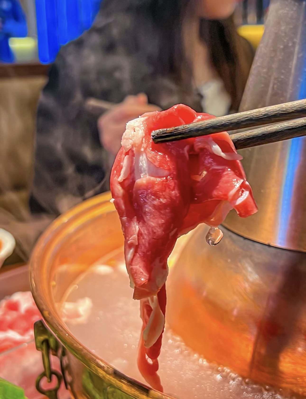 铜锅袅袅升热气，鲜肉片片涮香来。清汤锅底 配图3