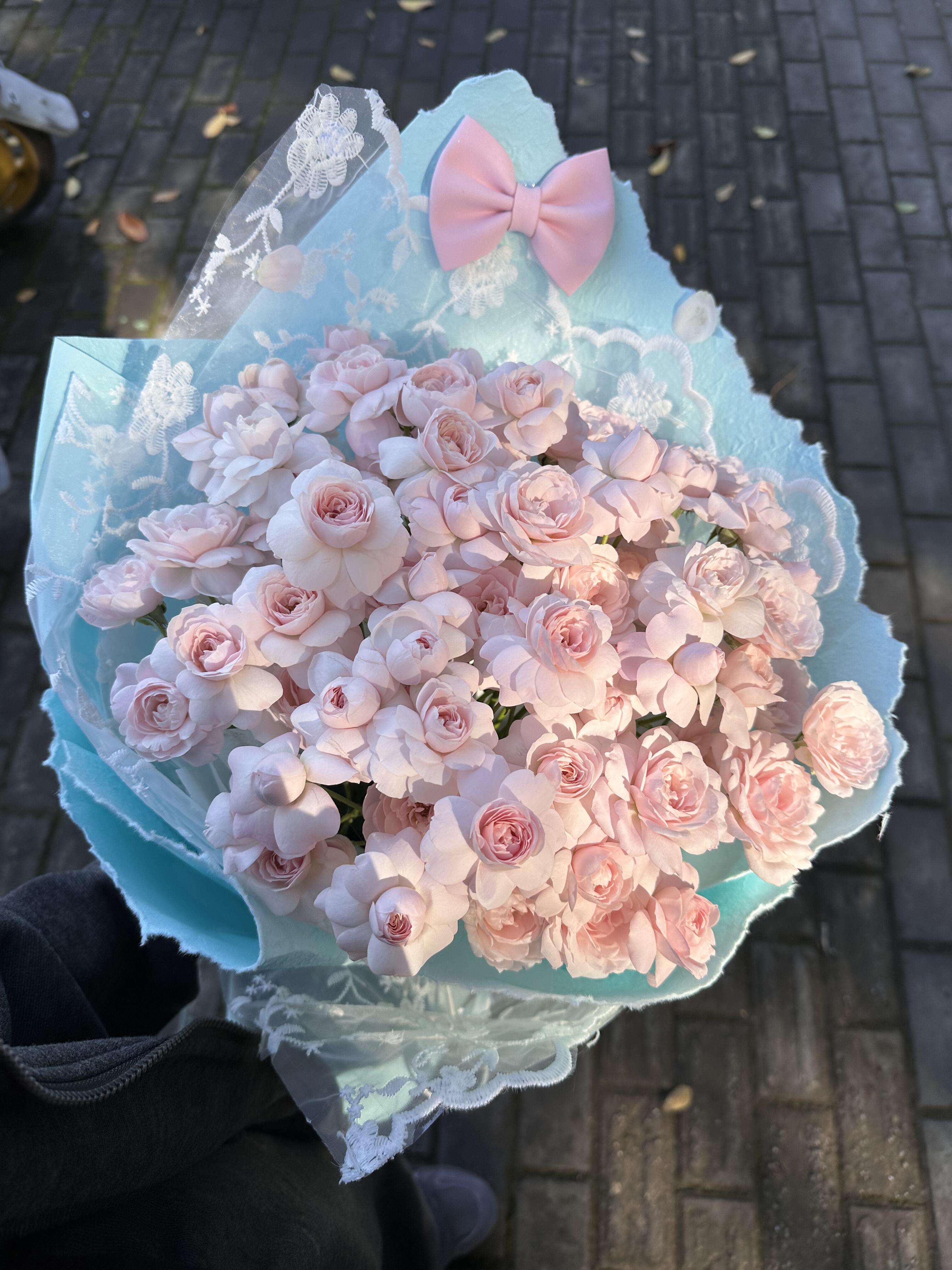仙子之吻玫瑰🌸 花语：✨你是我藏在心里的 配图3