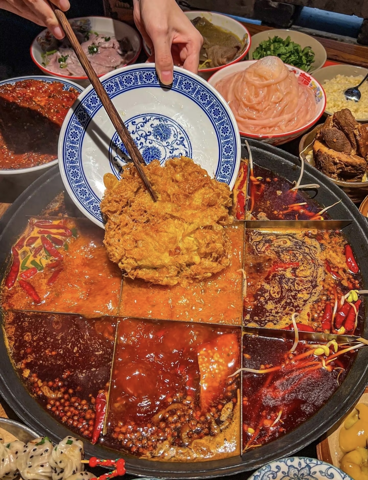吸引你的首先是信任，惊艳你的最终是品质。 配图1