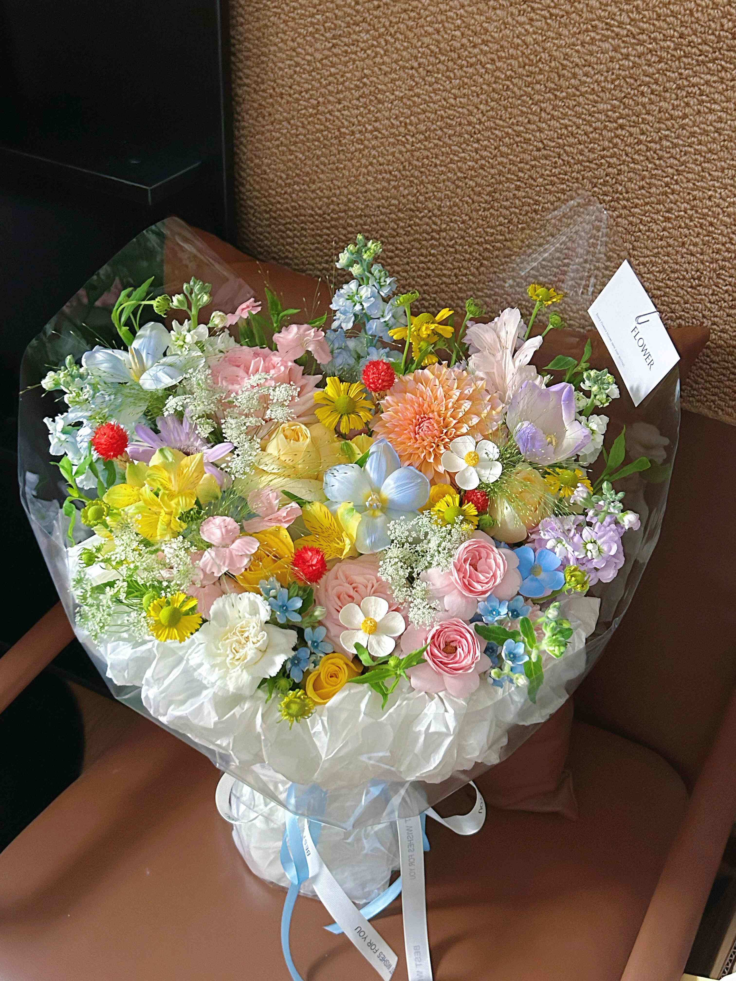 缤纷森系花束💐 简直氛围感天花板 拍照巨 配图2