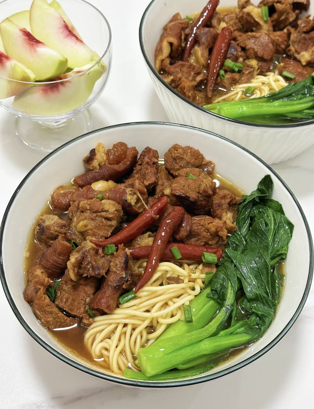 🥩大块的牛肉，炖煮得软烂入味，肉香四溢😋 配图2