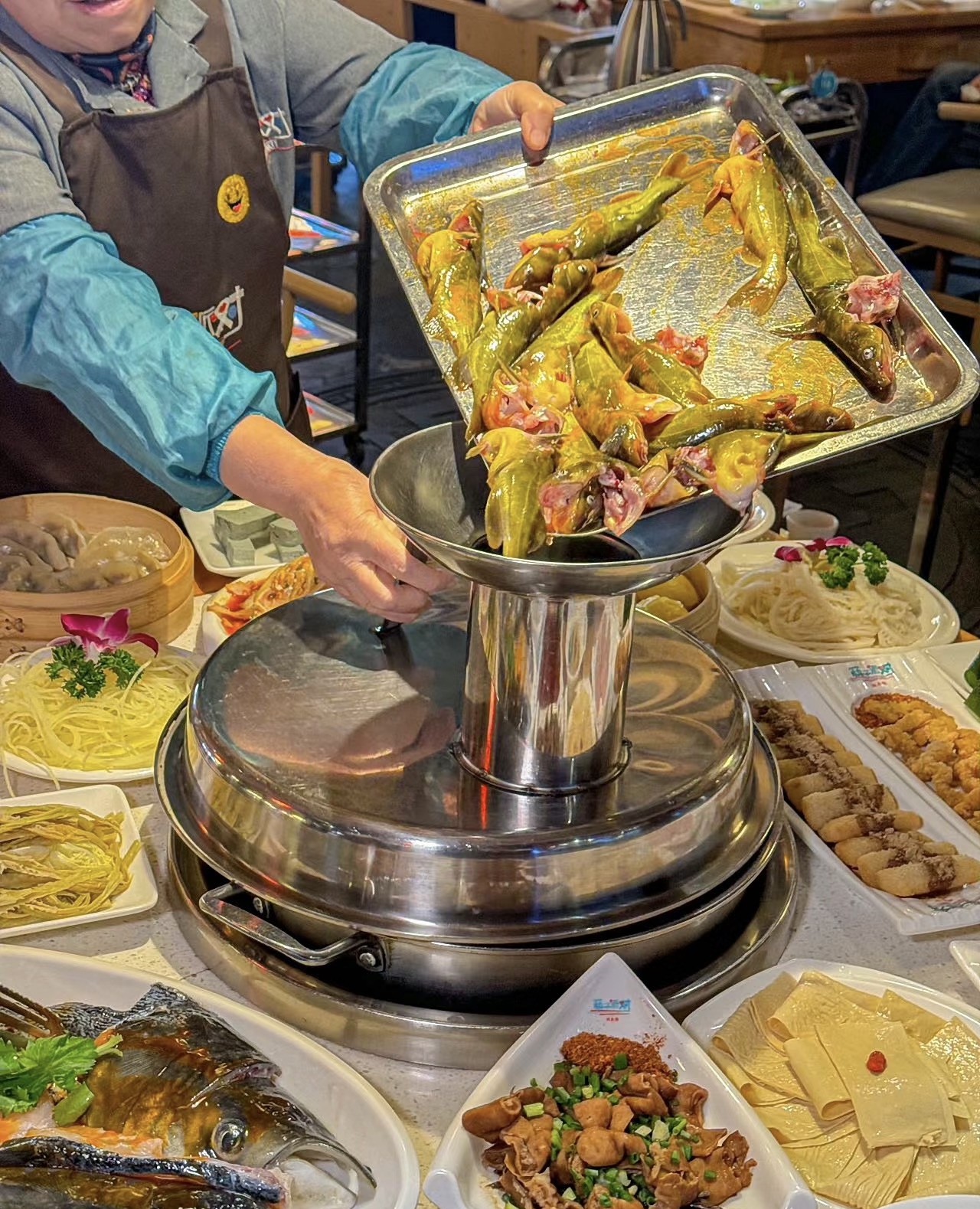 可以喝到鲜美的鱼汤～吃到酥酥脆脆的椒盐鱼 配图3