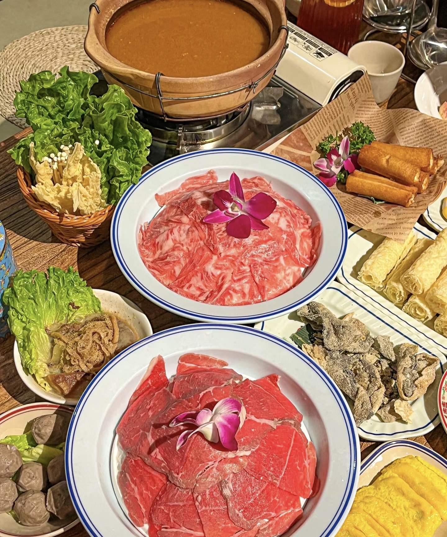 独特的沙爹火锅。浓郁沙爹味弥漫，食材在锅 配图3