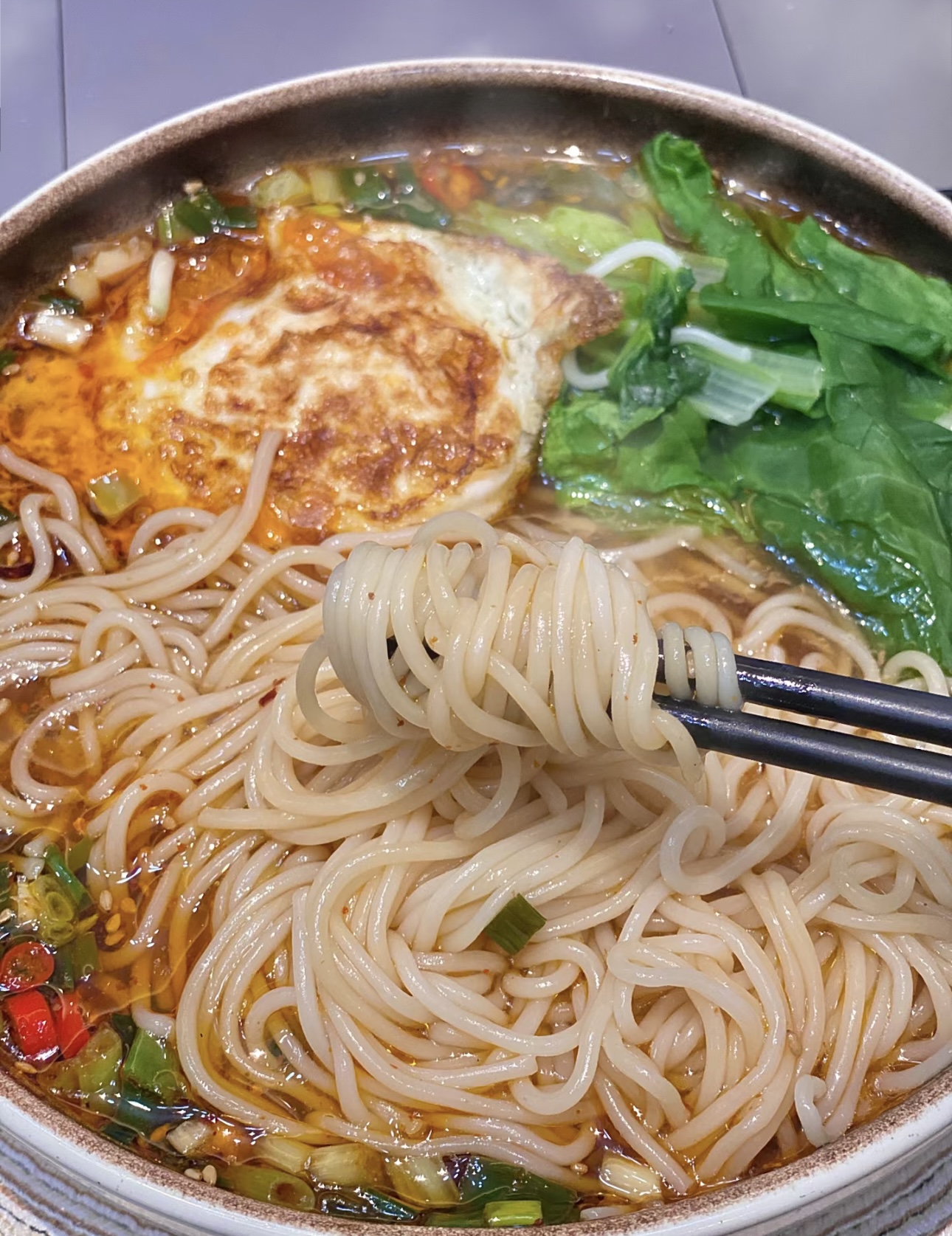 葱花酸辣汤面，唤醒味蕾！酸辣汤底刺激食欲 配图3