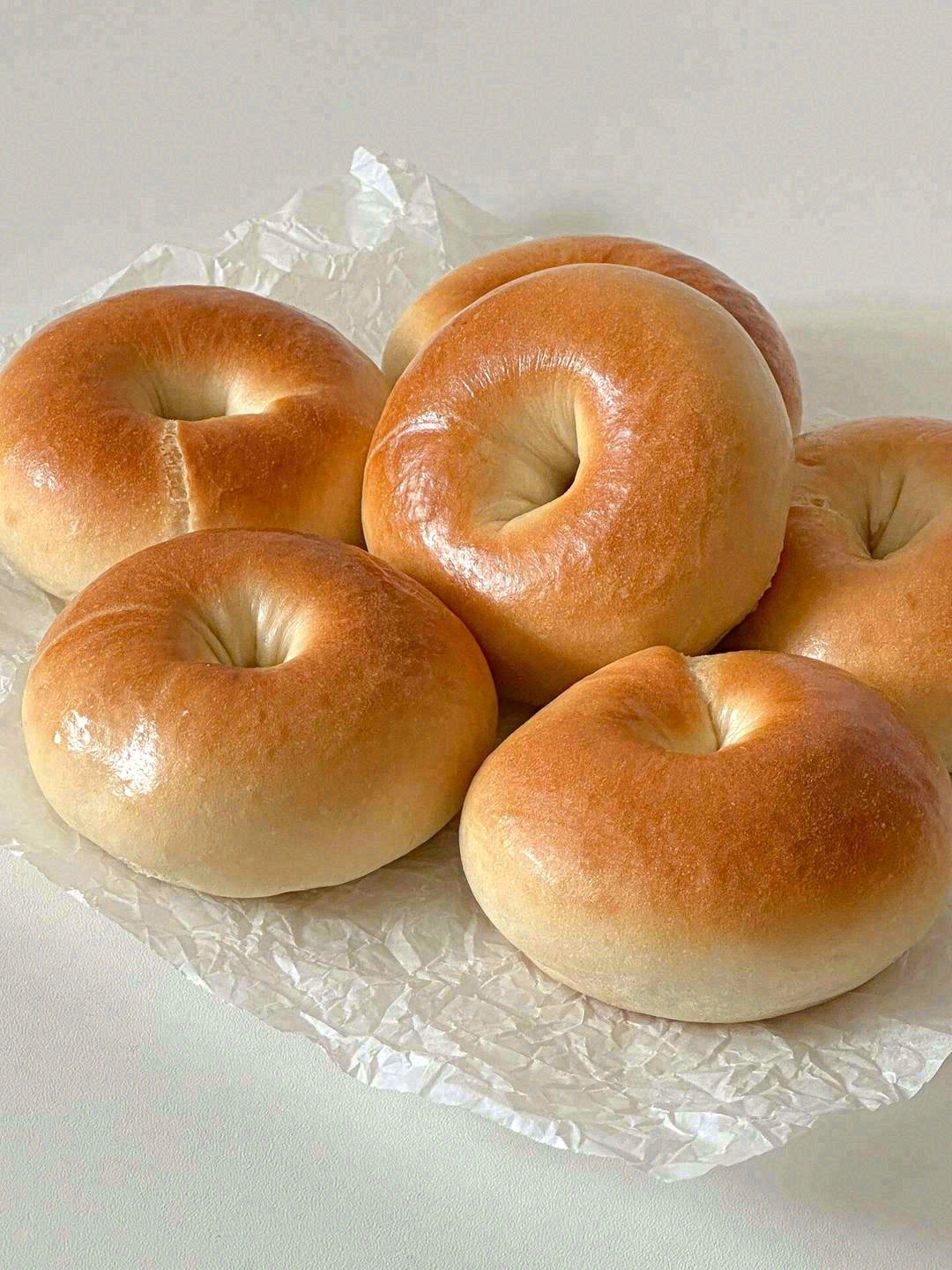 🥯贝果的口感有韧劲，吃起来费劲些🤭，这就 配图2