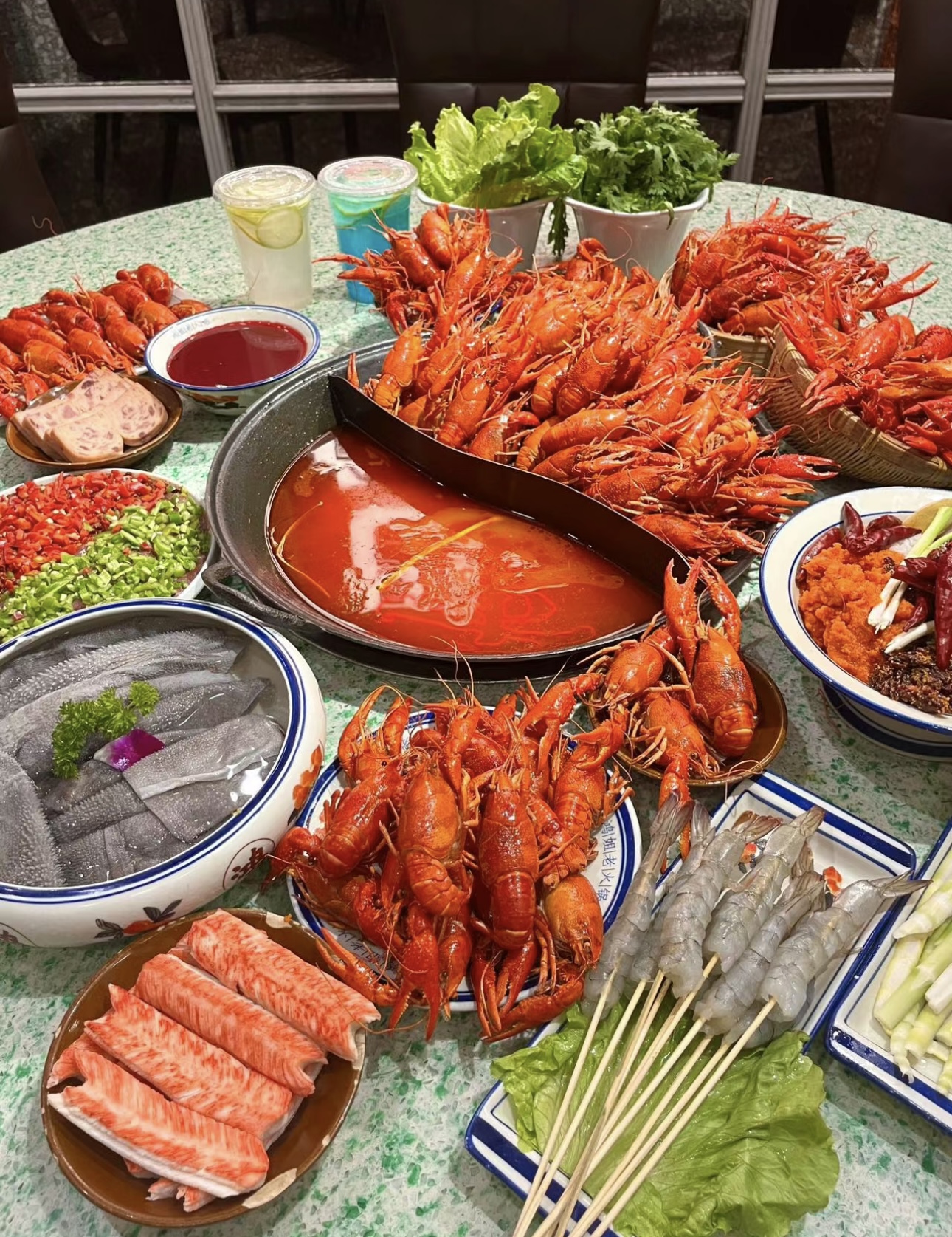 小龙虾与火锅的激情碰撞，演绎一场热辣鲜香 配图1