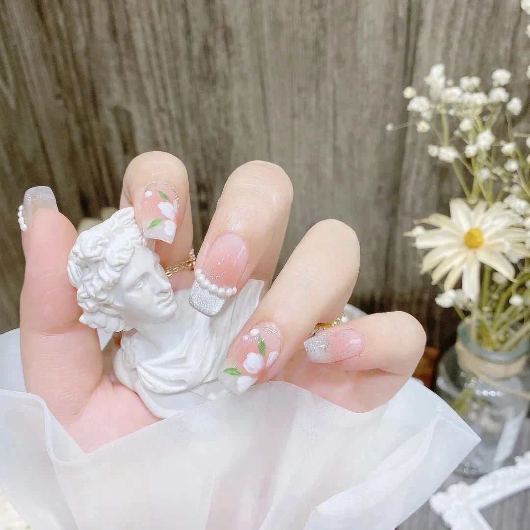 长岛冰茶🕊奶茶色系美甲💅 温柔的冰透质感
