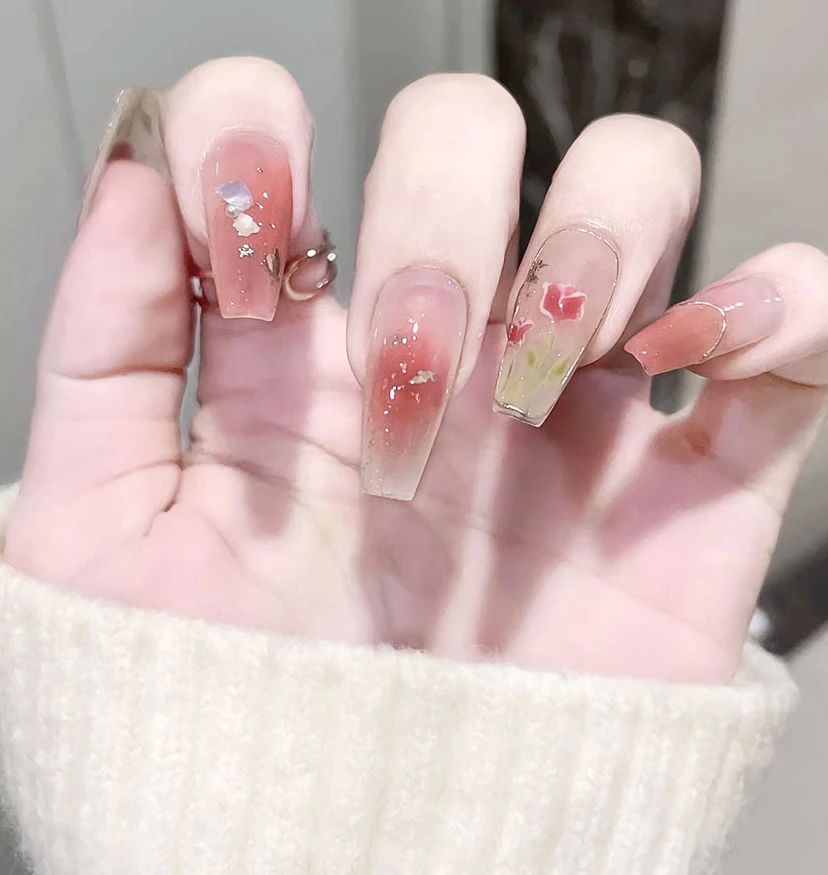指尖上的郁金香 真的浪漫而又温柔✨ 粉嫩