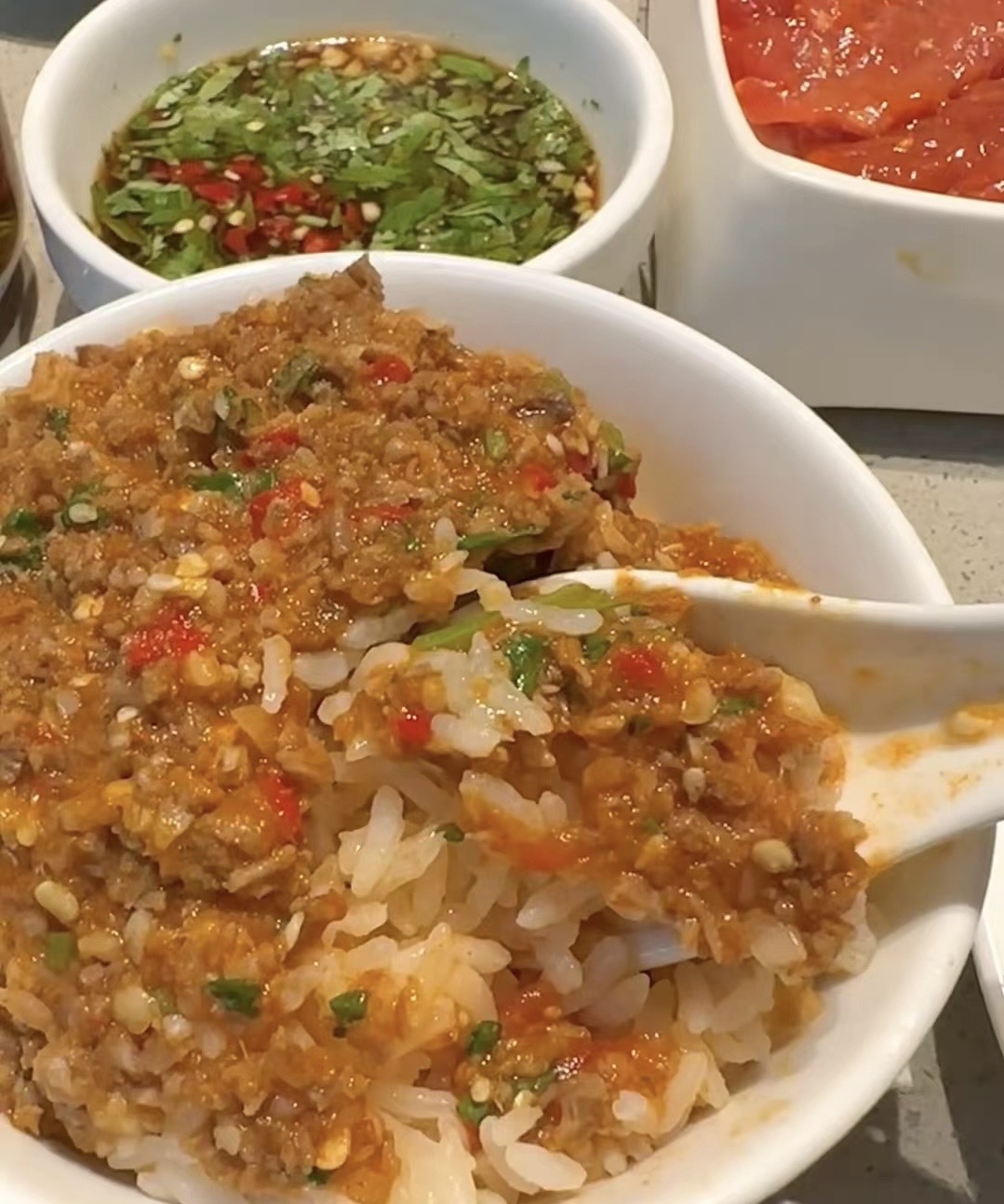 醇香的汤底，新鲜的食材，舌尖上的盛宴，心 配图3