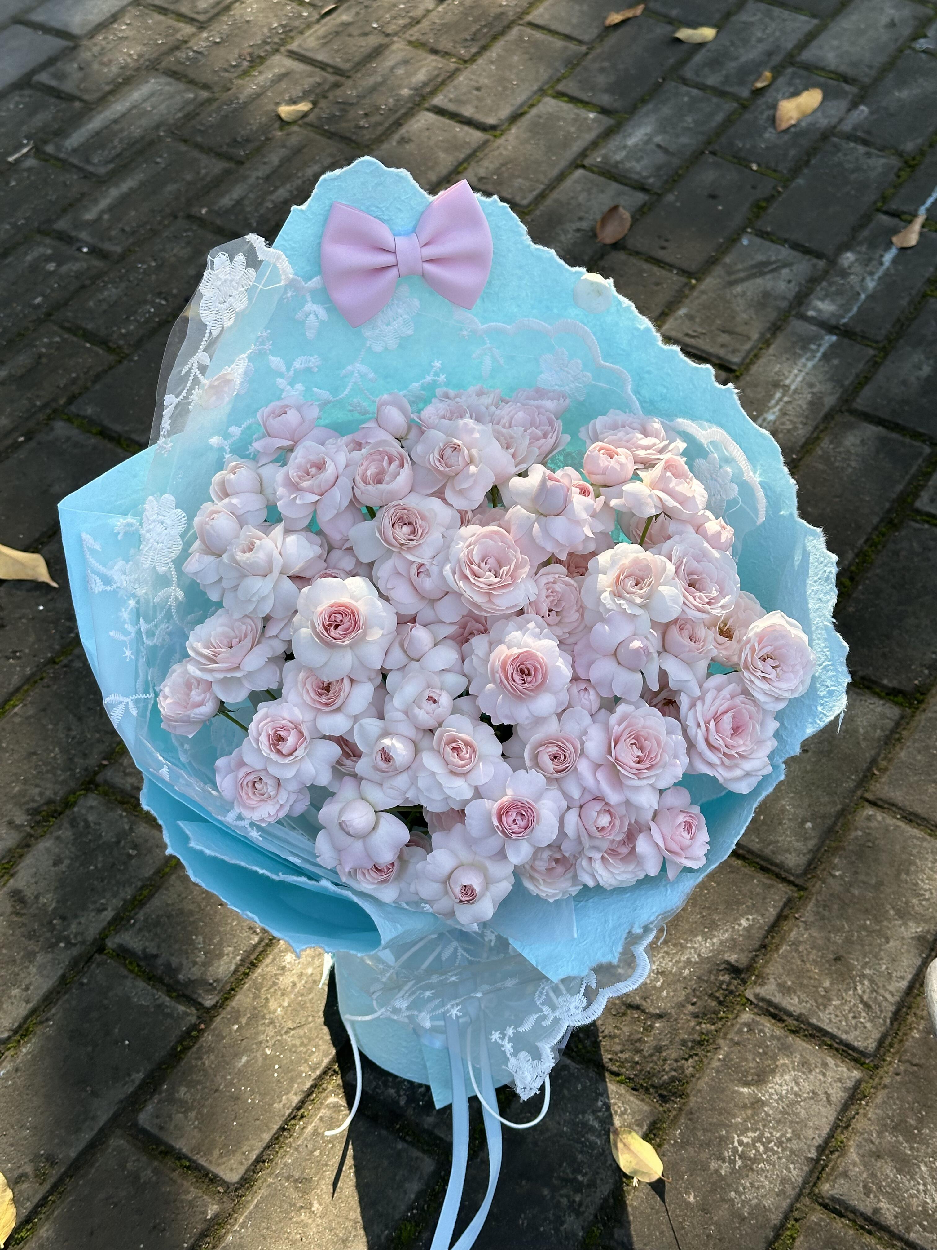 仙子之吻玫瑰🌸 花语：✨你是我藏在心里的 配图2