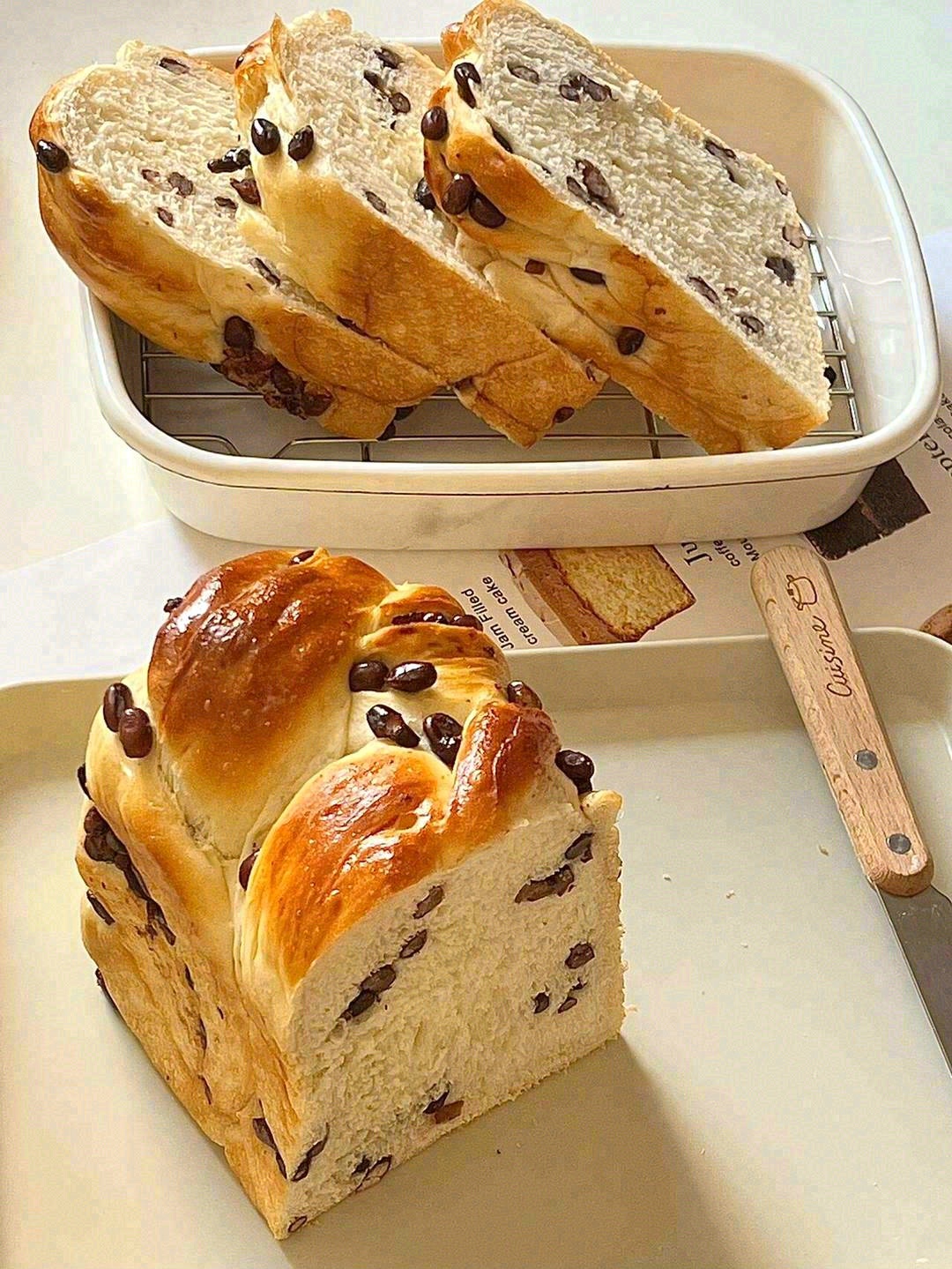 🍞吐司是厚切的，拿到手里一块一块的很有分 配图1