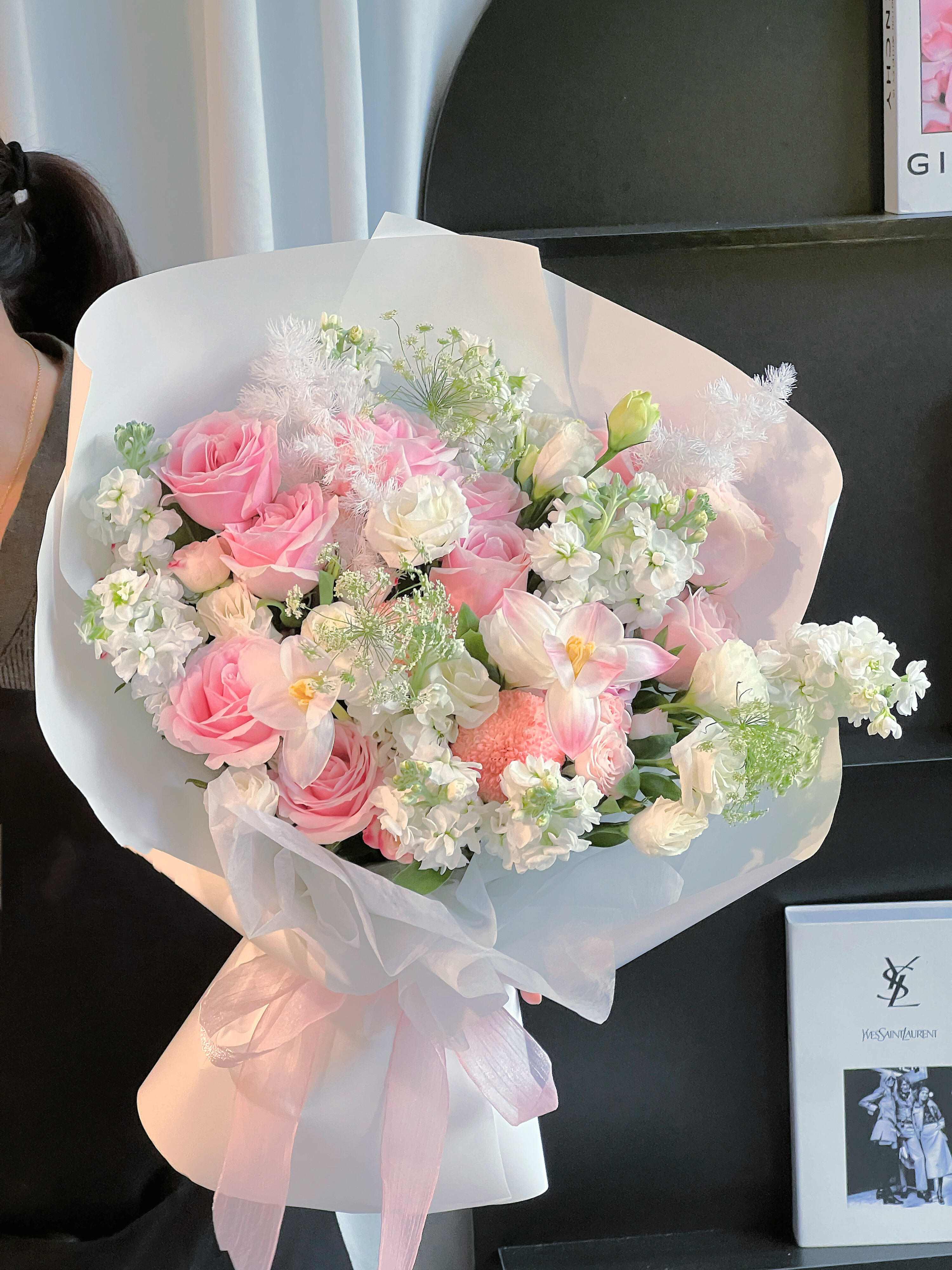 🌷粉白色系混搭花束 爱你的人无处不在 想 配图1